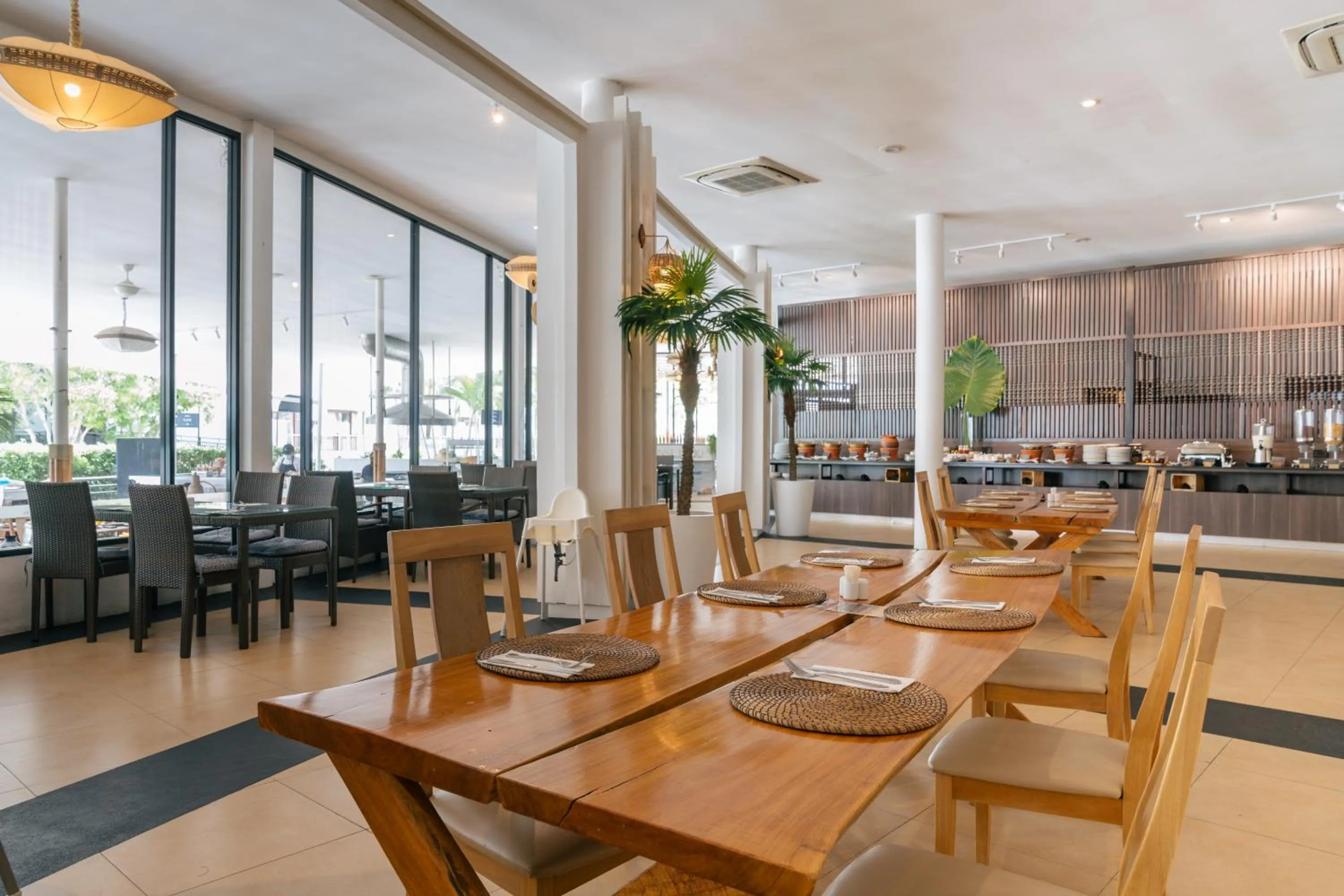 Restaurant/places to eat in Arinara Beach Resort Phuket - SHA Extra Plus