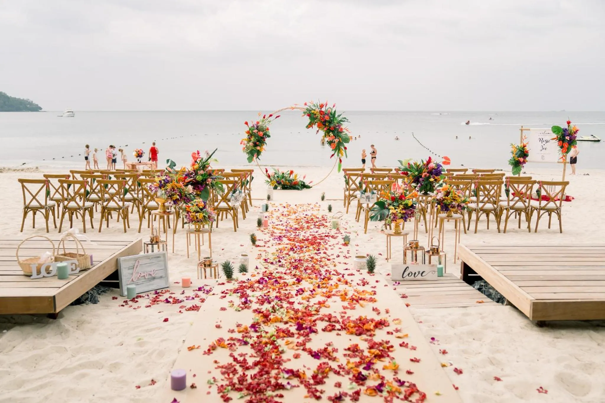 wedding in Arinara Beach Resort Phuket - SHA Extra Plus