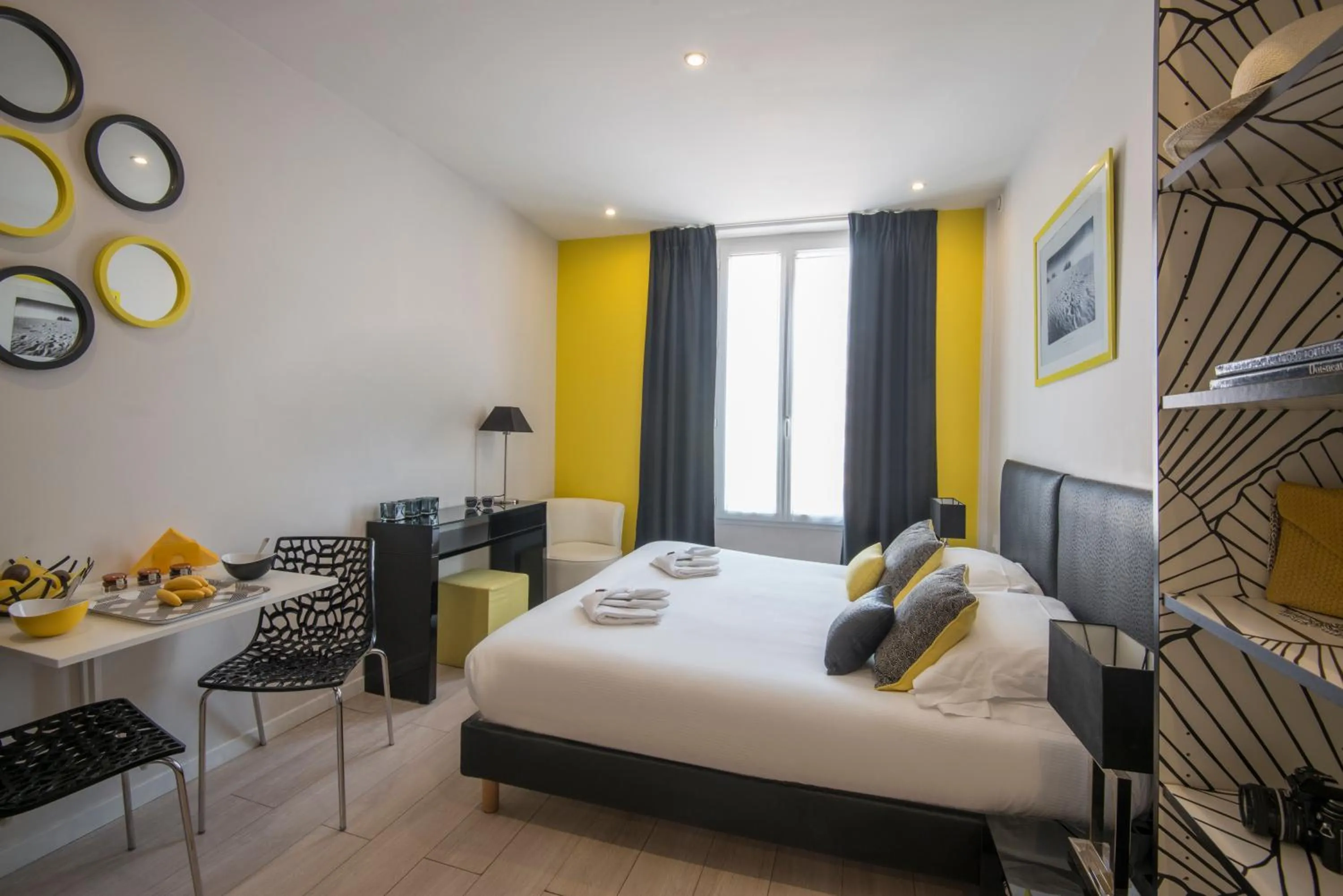 Bed in O Carré Croisette Cannes