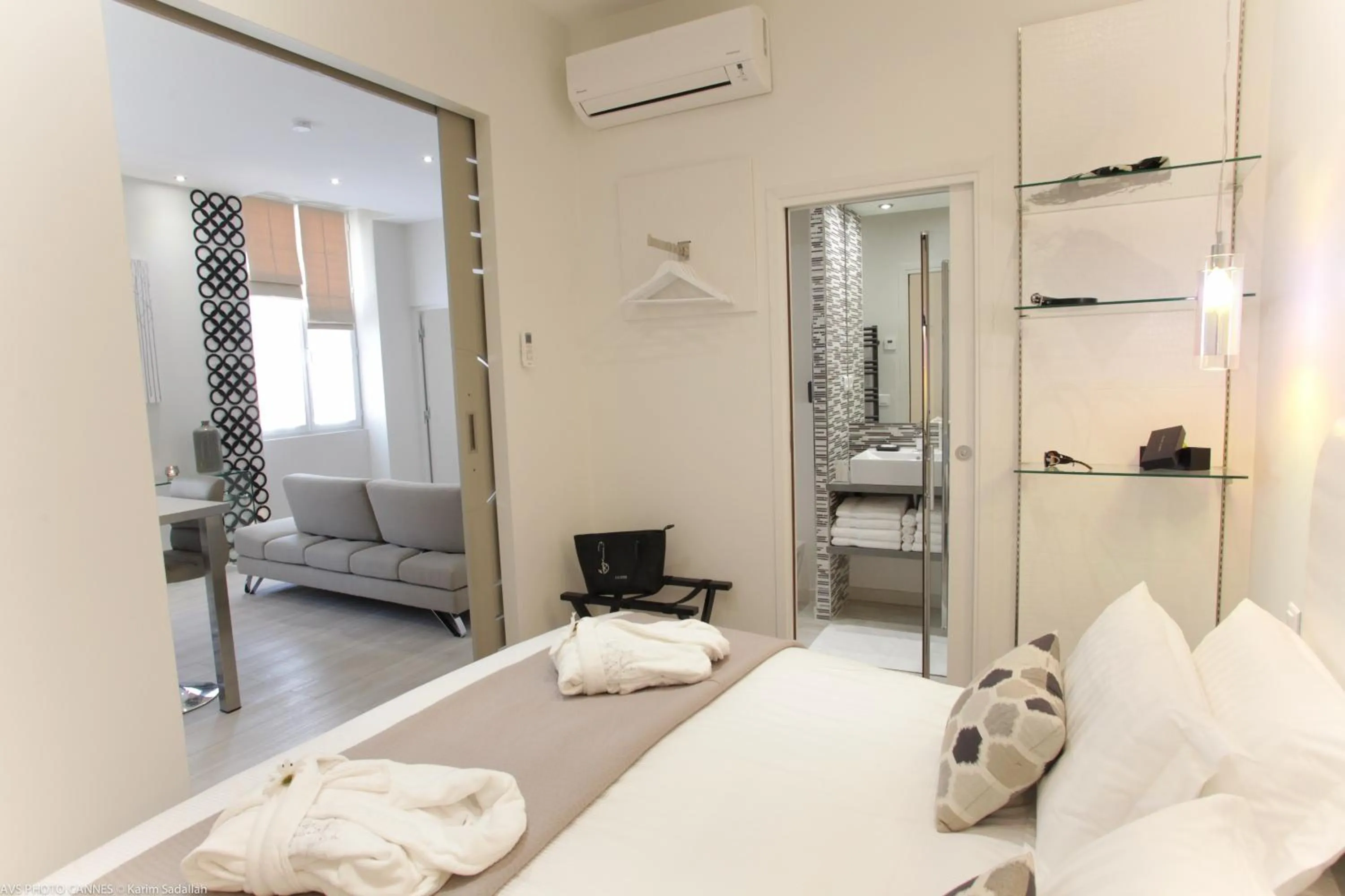 Bedroom, Bed in O Carré Croisette Cannes