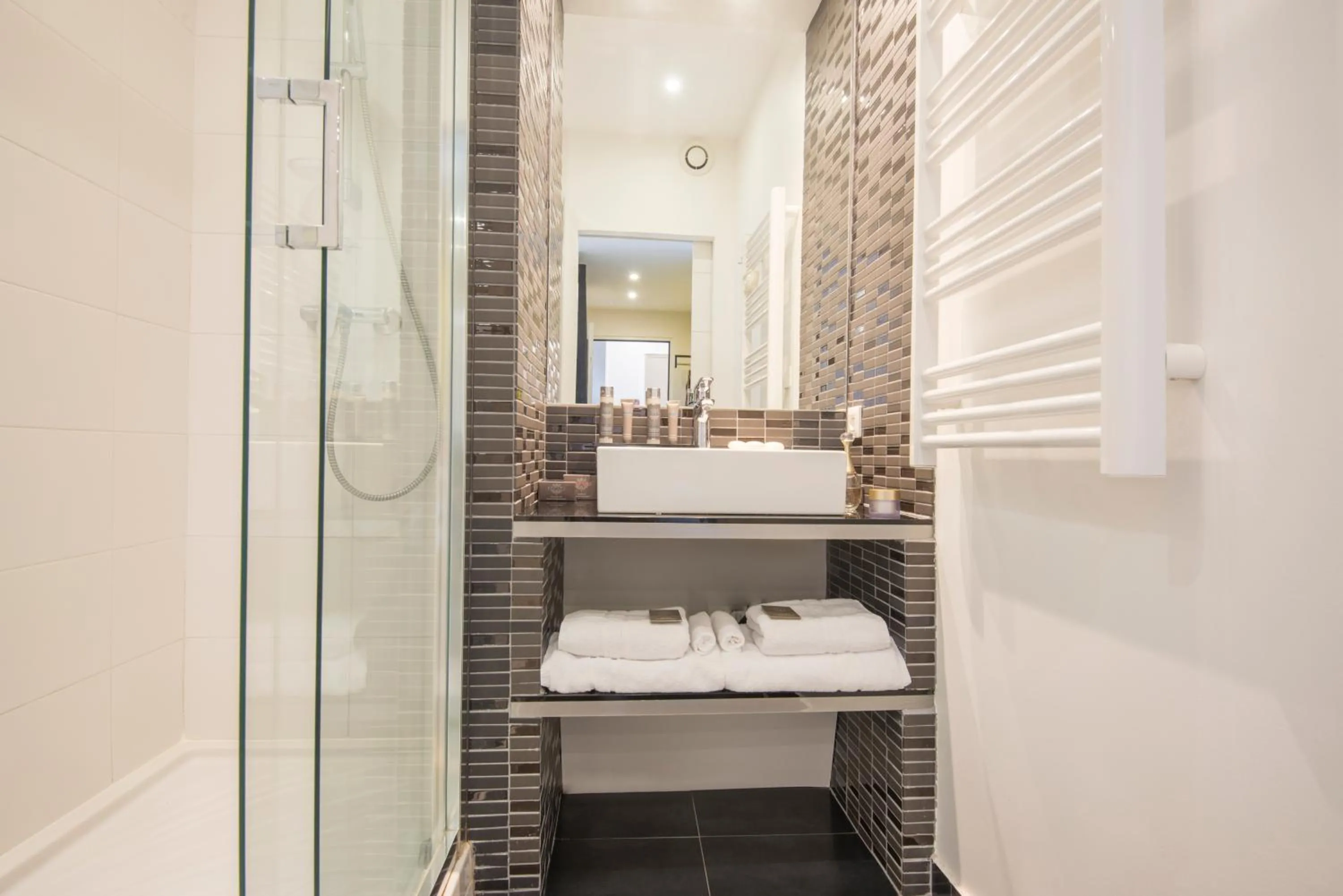 Bathroom in O Carré Croisette Cannes