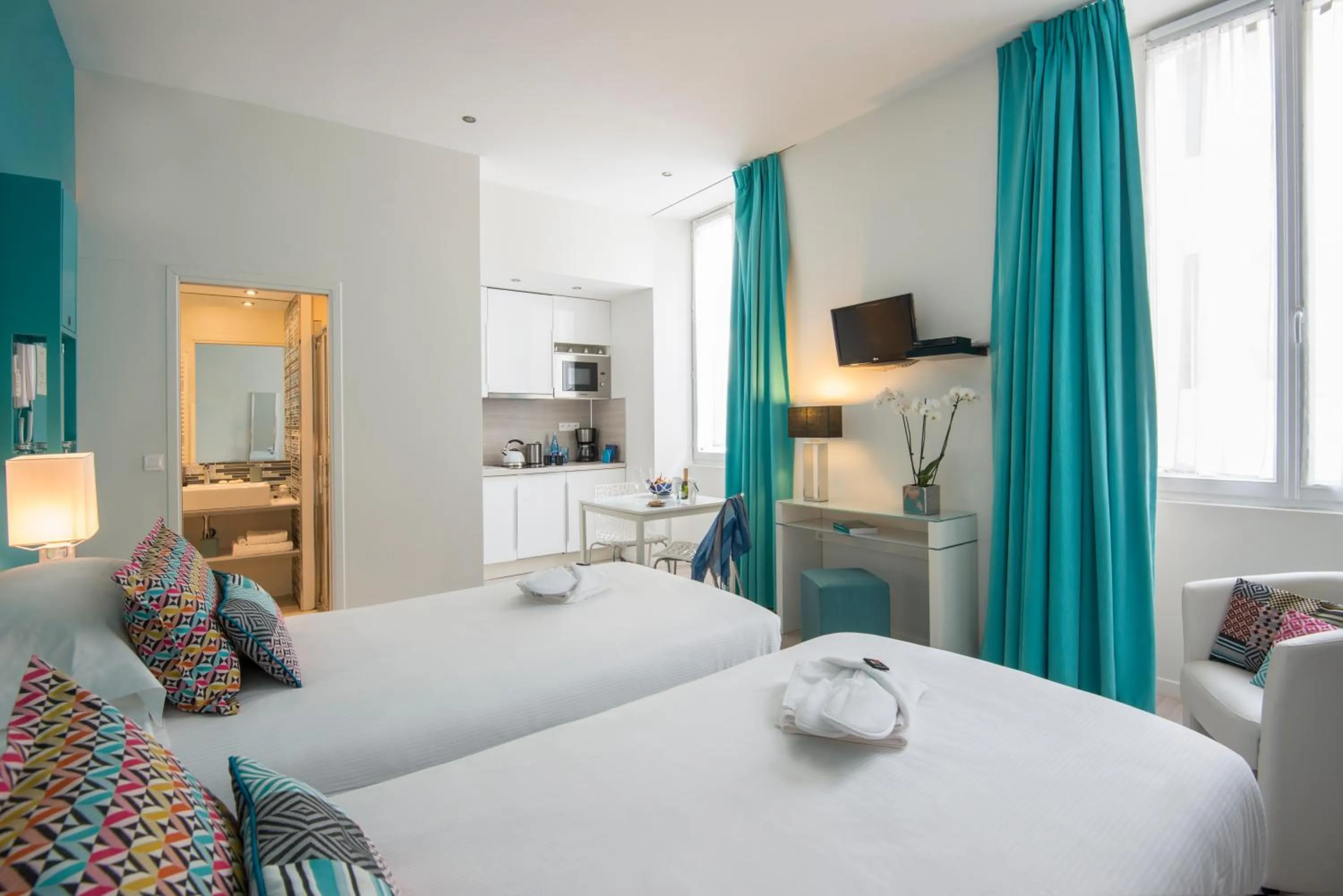 Bed in O Carré Croisette Cannes