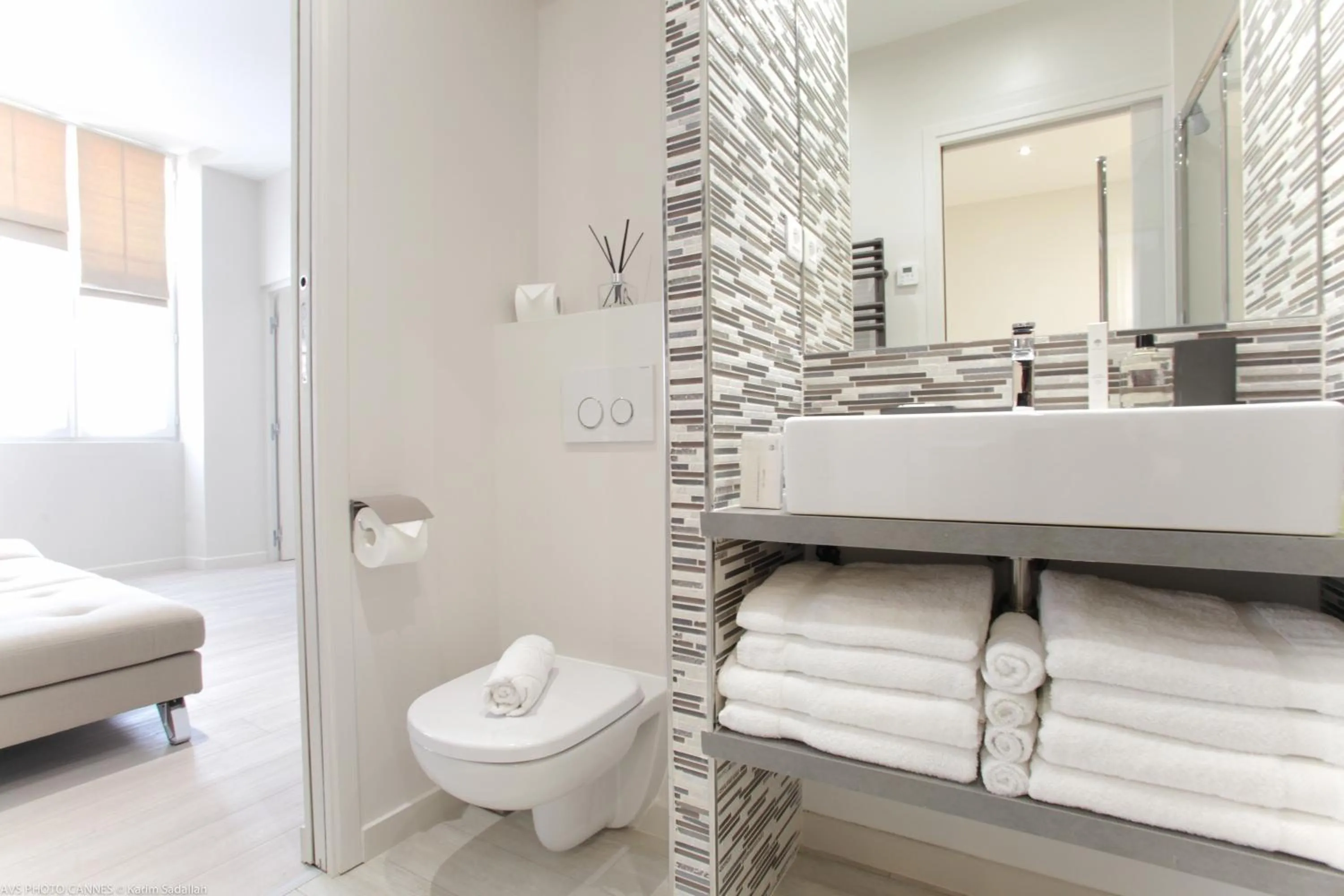 Bathroom, Bed in O Carré Croisette Cannes
