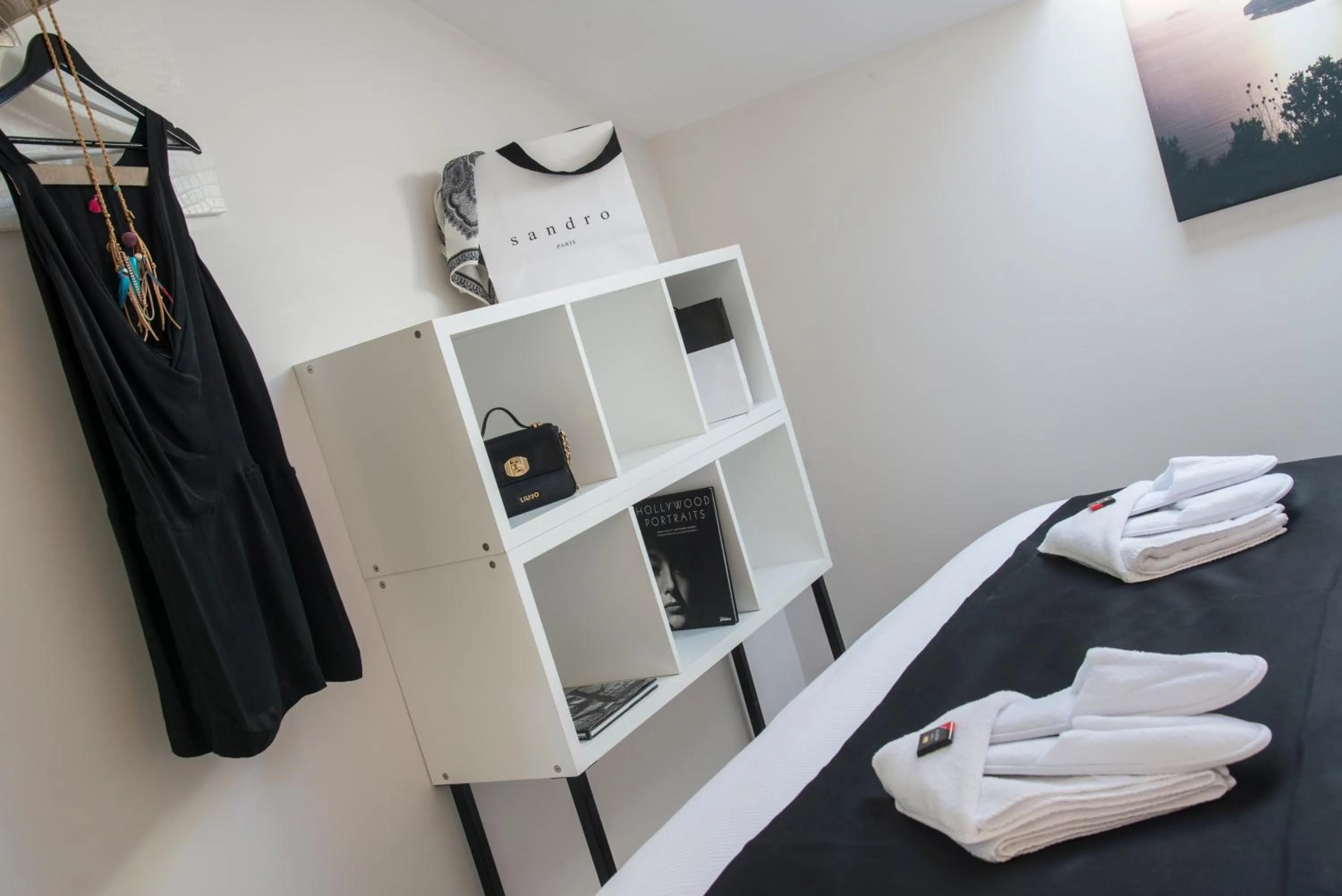 Bed in O Carré Croisette Cannes