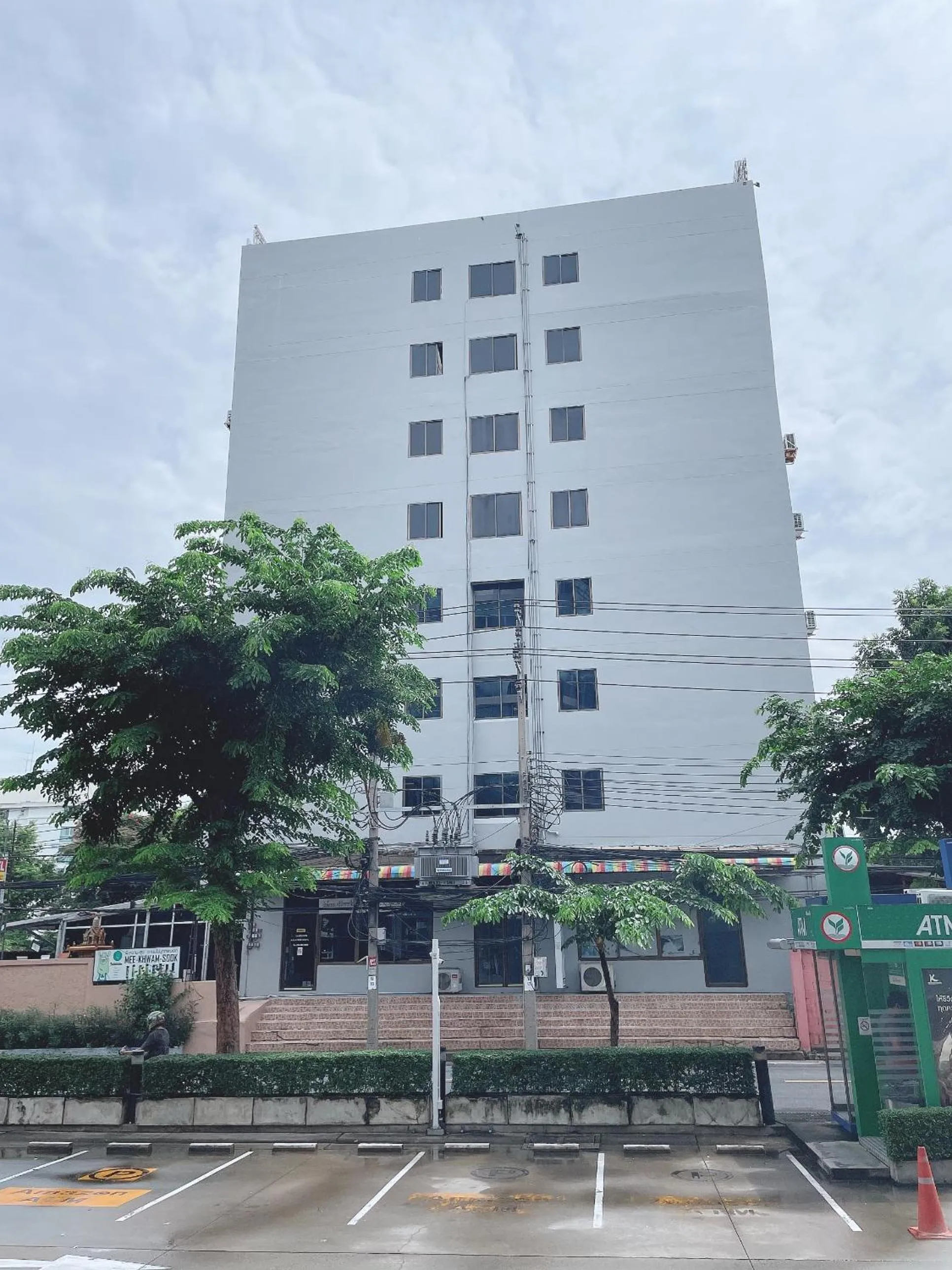 โรงแรมวินบางนา Win Bangna Hotel