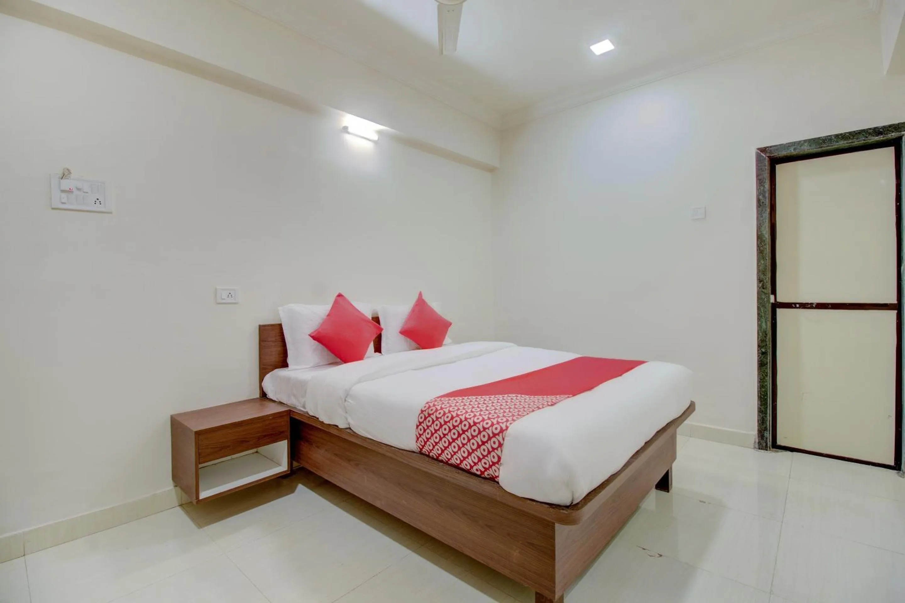 Bedroom, Bed in Hotel O Della Comforts