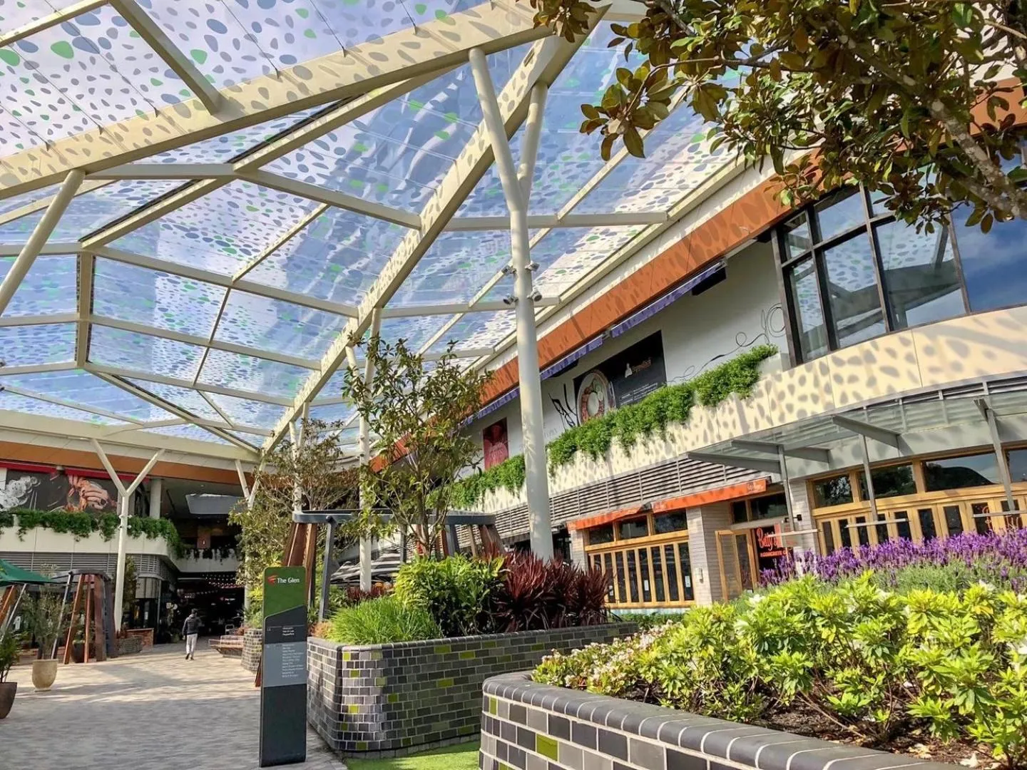 Restaurant/places to eat in Skygarden Luxury Condo