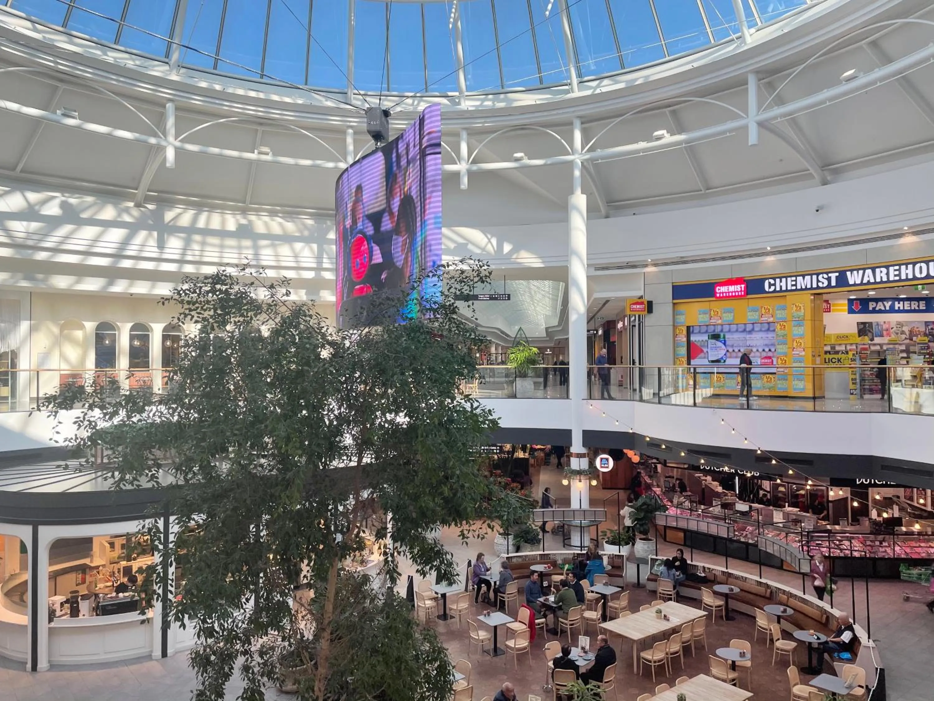 Restaurant/places to eat in Skygarden Luxury Condo