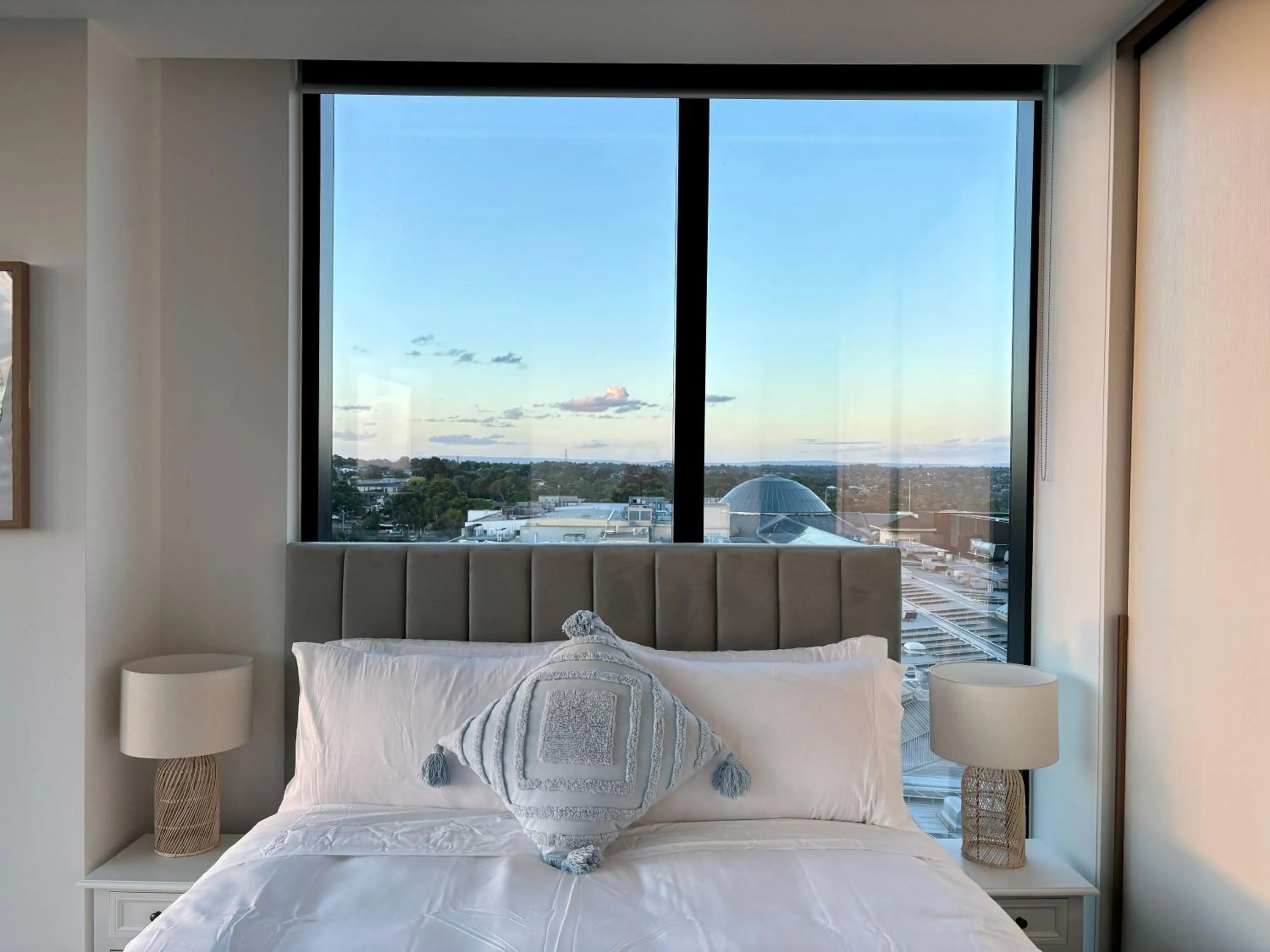 Bed in Skygarden Luxury Condo