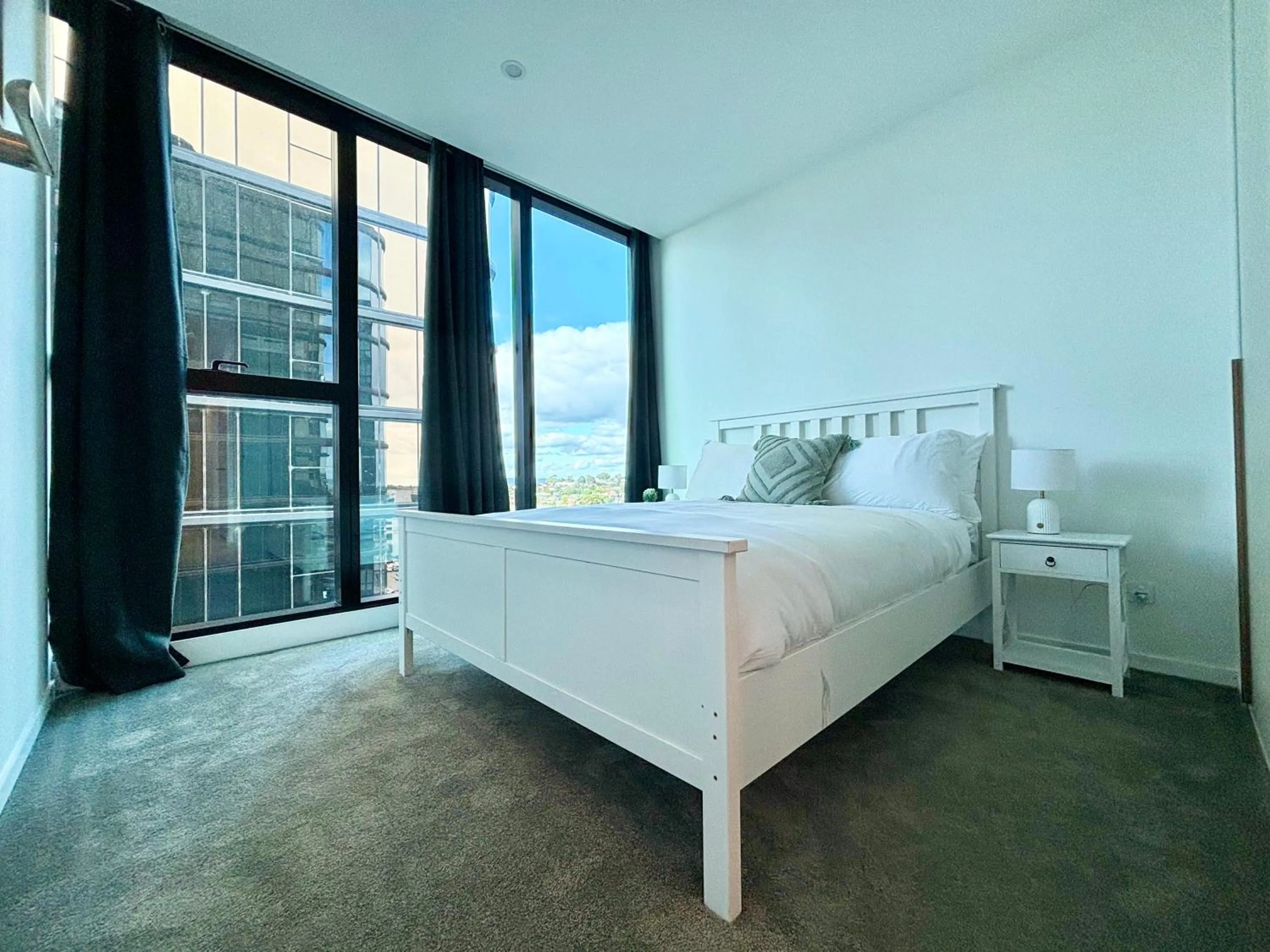 Bed in Skygarden Luxury Condo