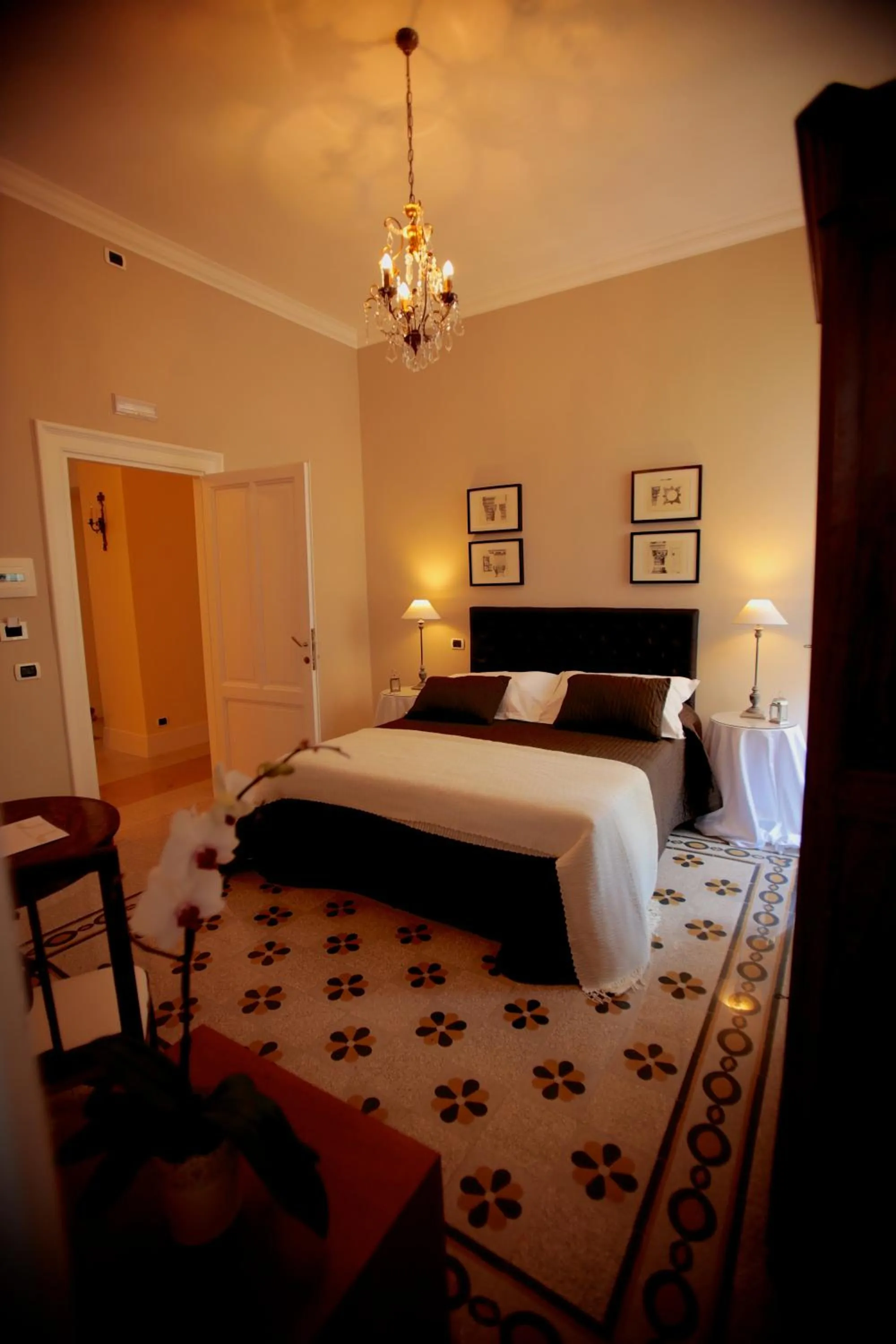 Photo of the whole room, Bed in Residenza Mazzini