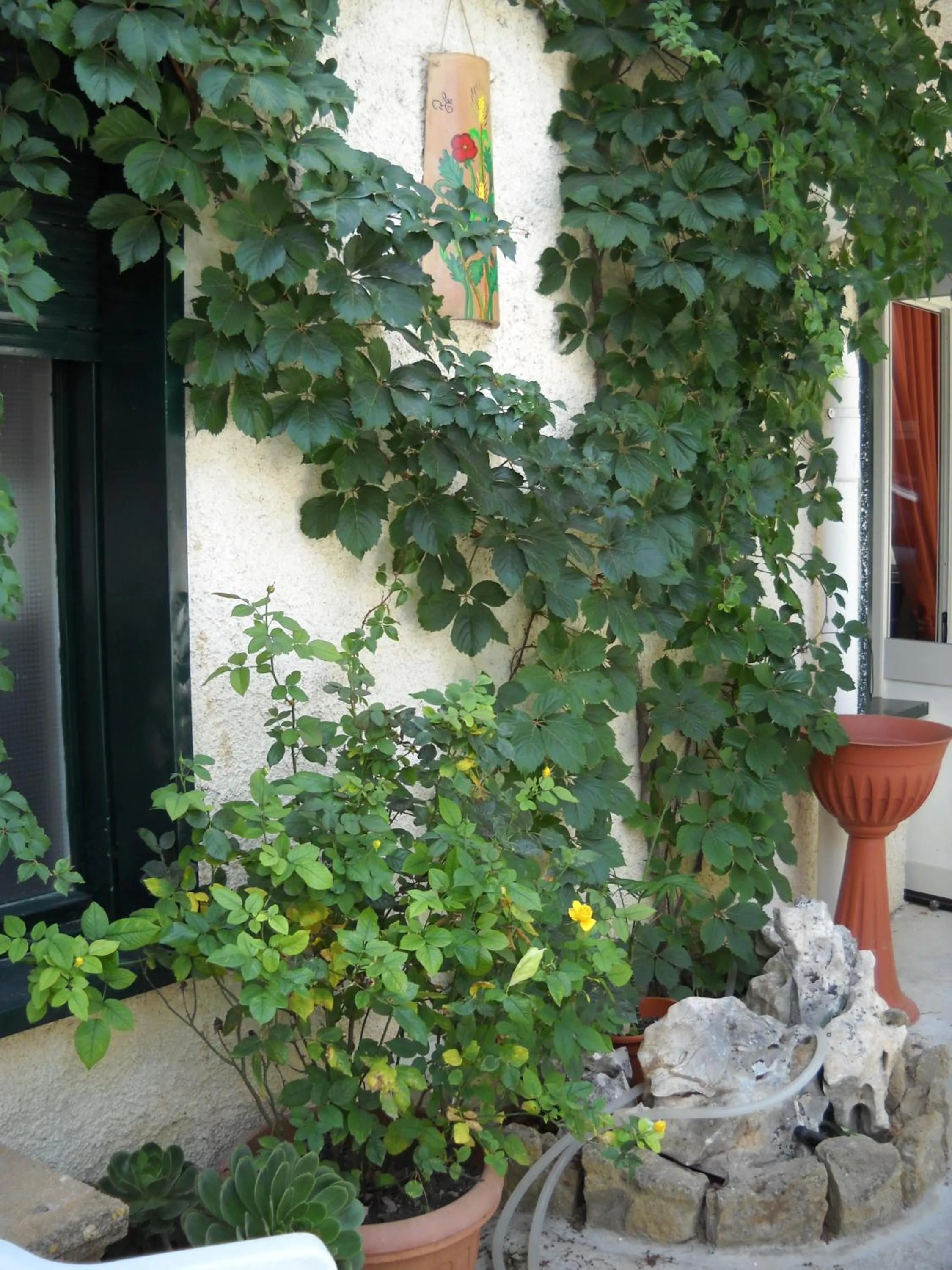 Facade/entrance in La Regina di Adrano