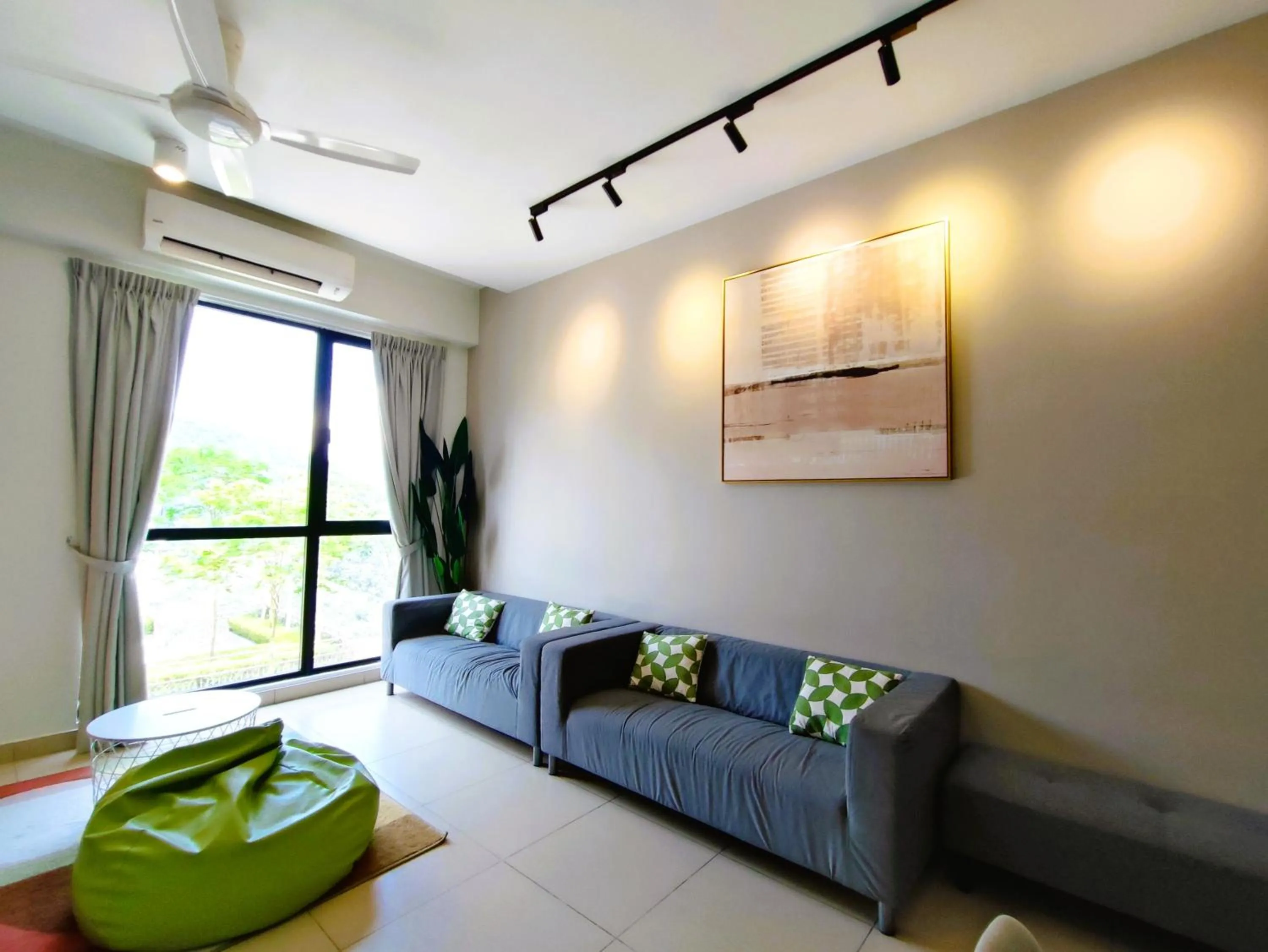 Living room in Urban Suite@Midhill Genting Highlands (Free Wi-Fi)