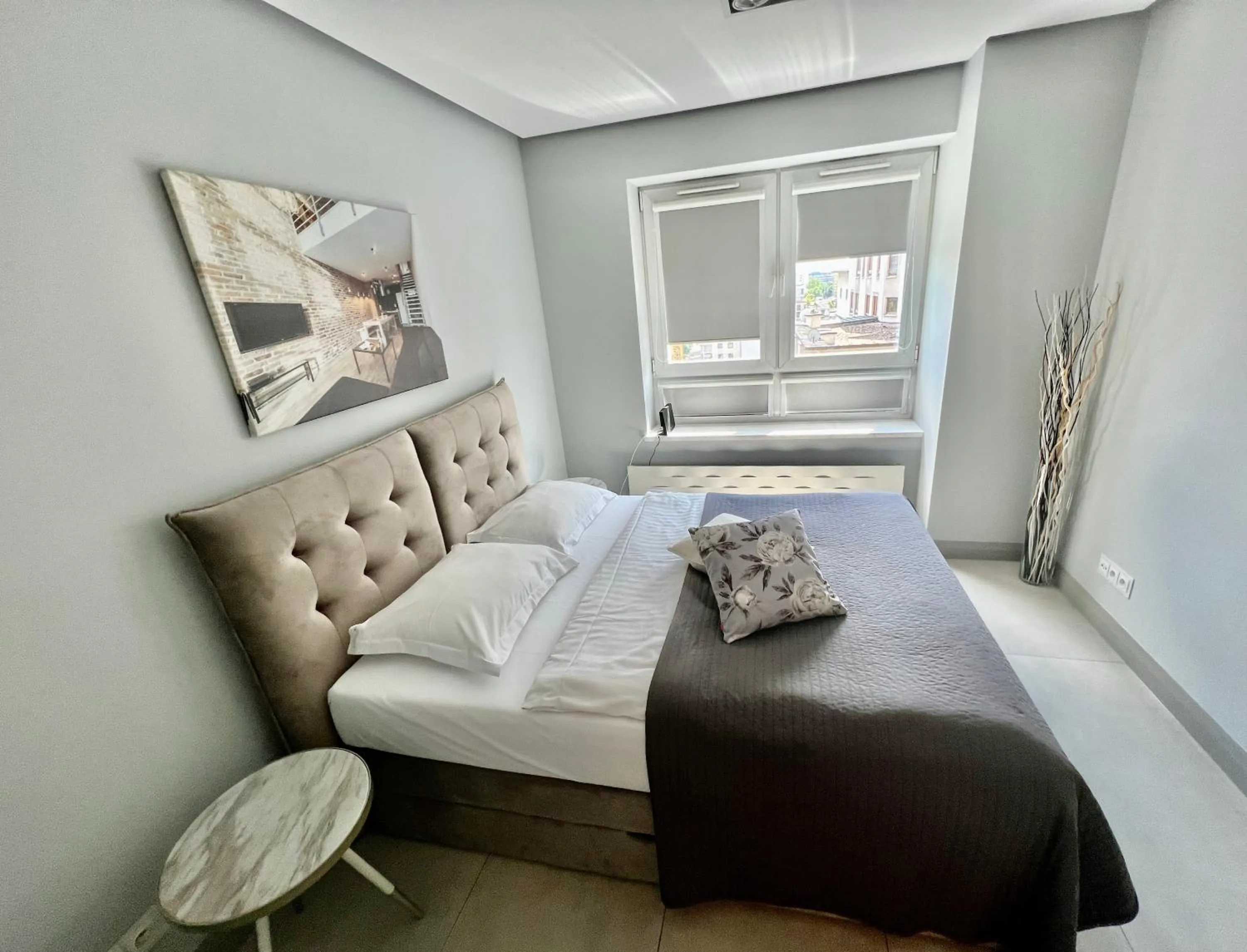 Bedroom, Bed in Platinum Towers Central Apartments