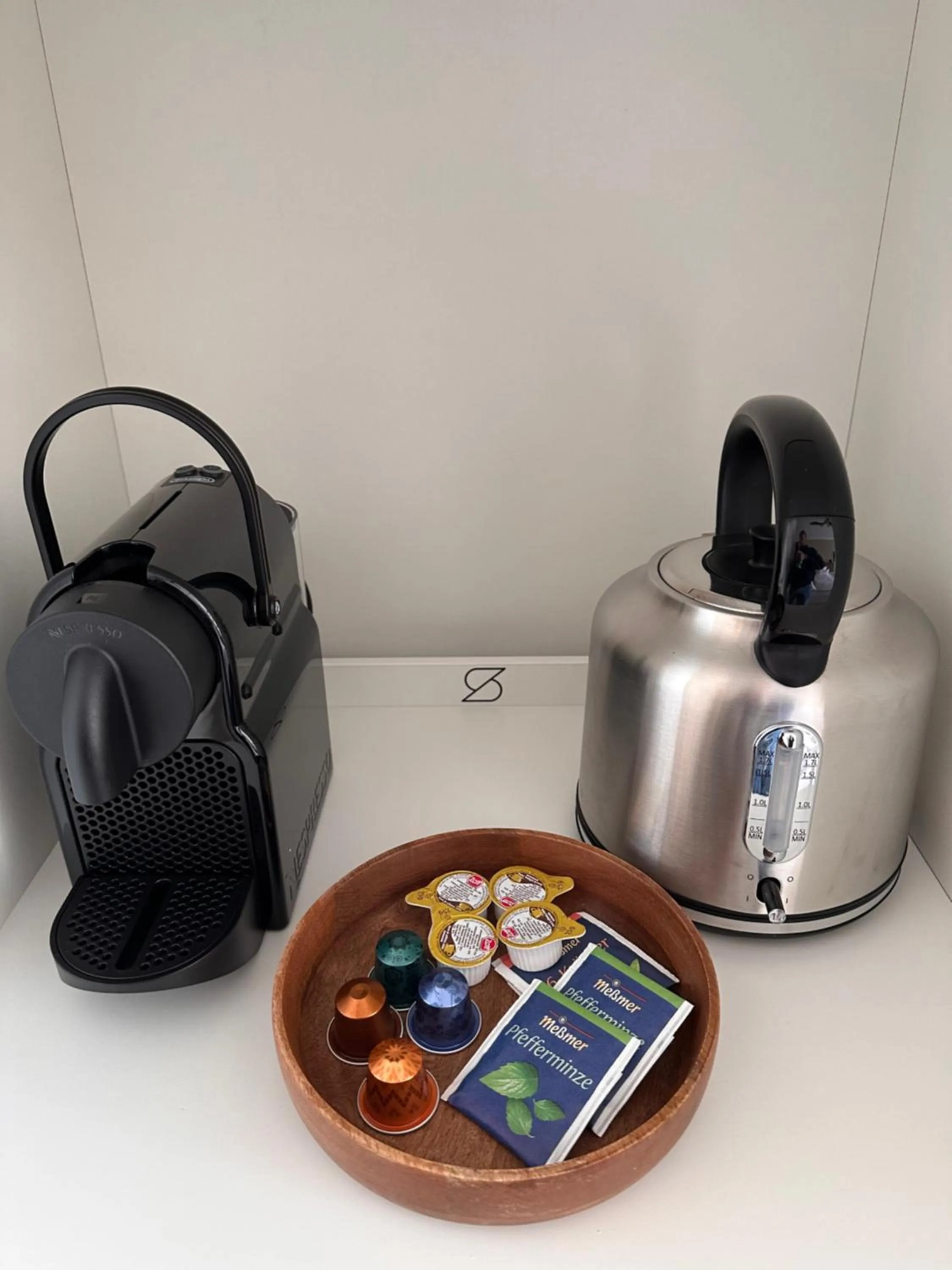 Coffee/tea facilities in Aqua Hotel