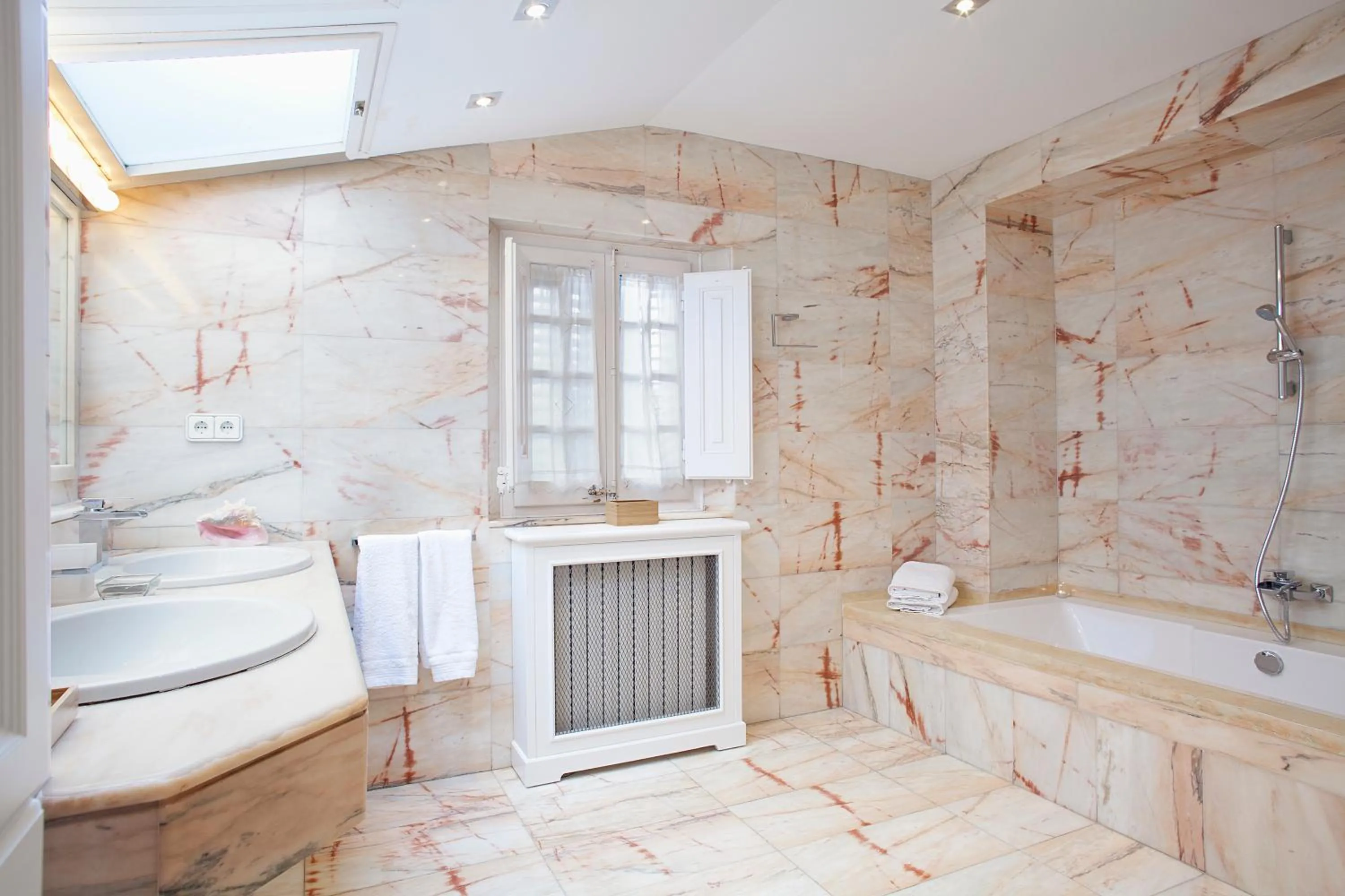 Bathroom in Can Borrell