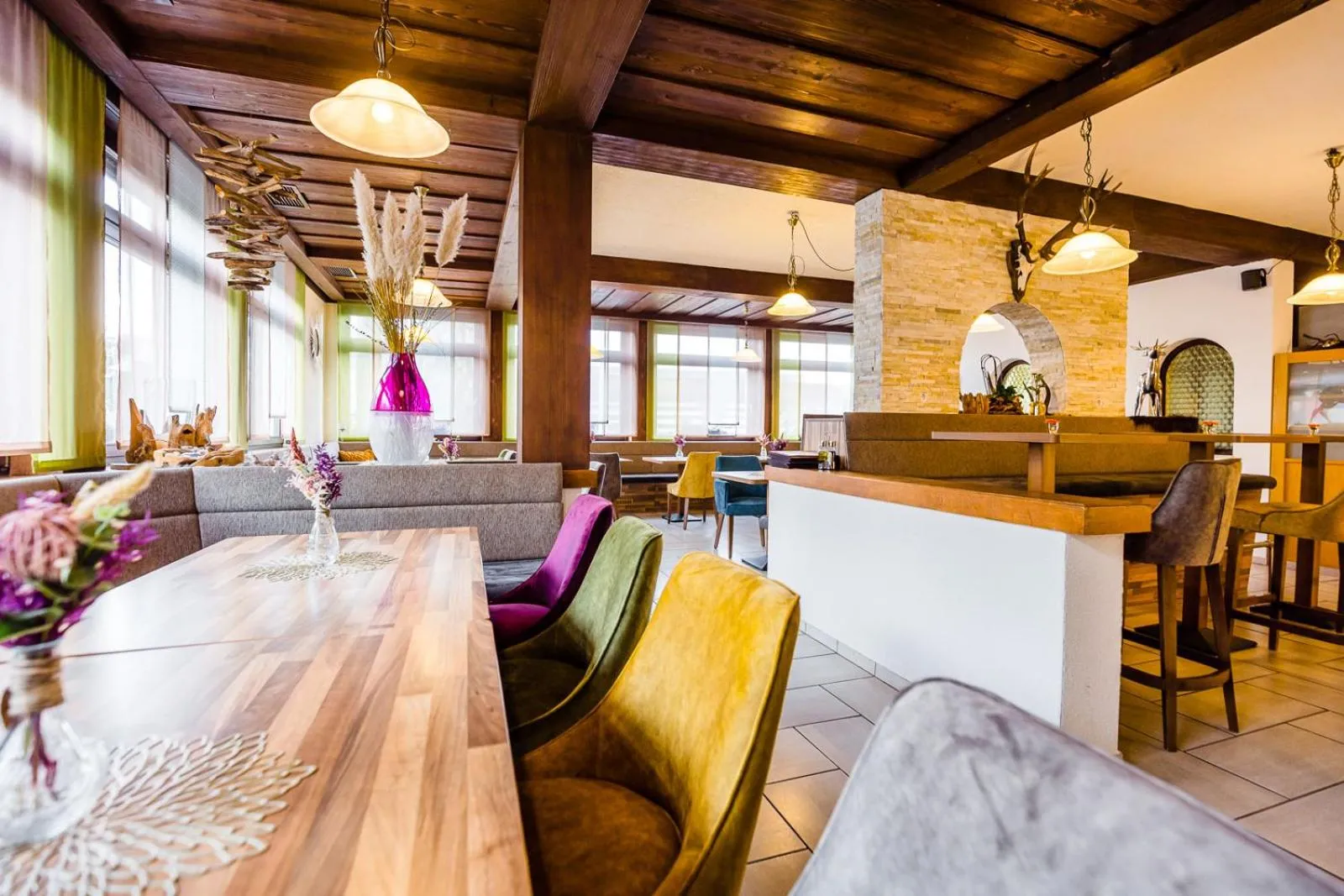 Restaurant/places to eat in Landhotel Küffner