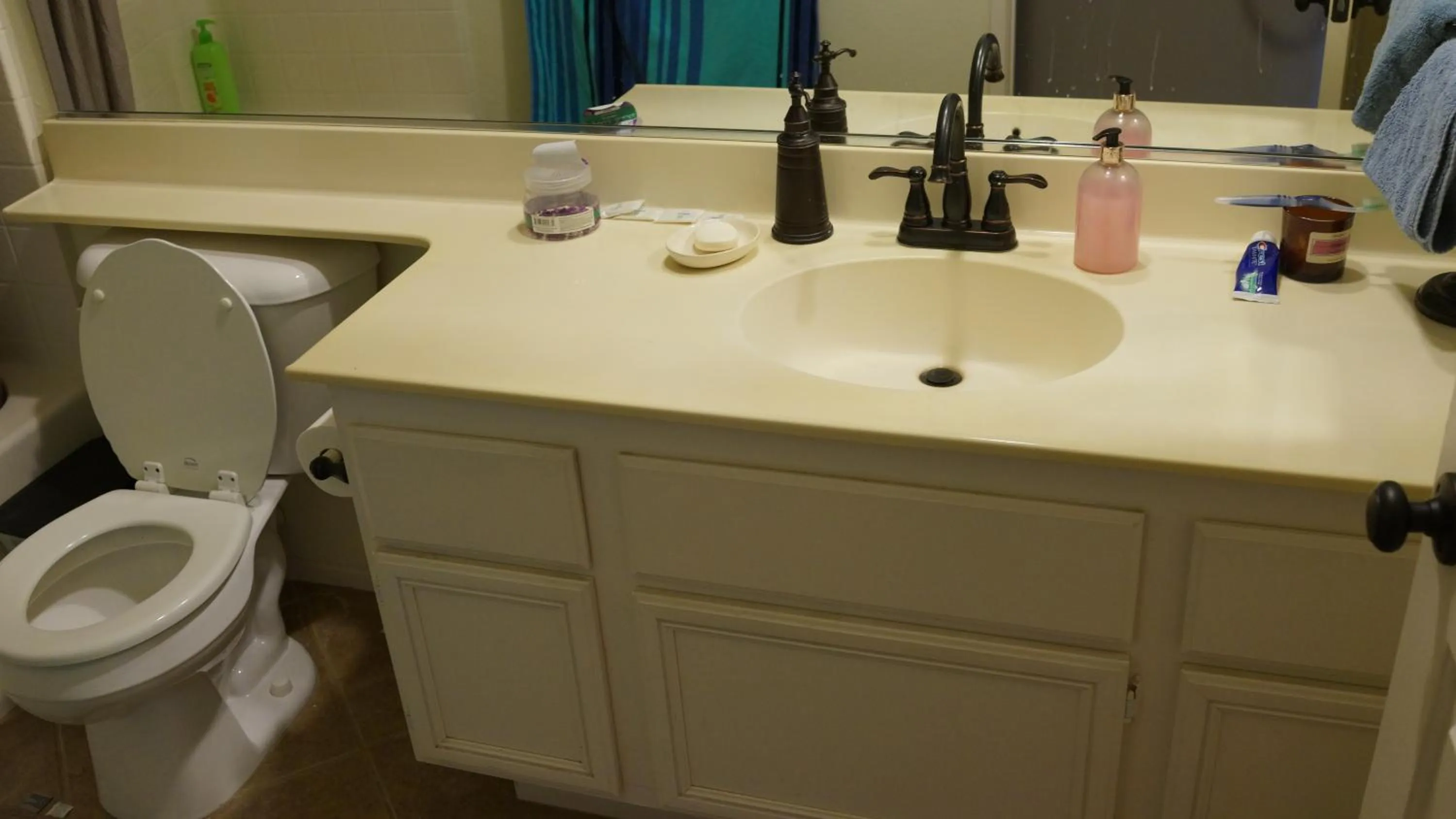 Bathroom in 3 bedroom house with Private Pool, Spa&Golf Course!