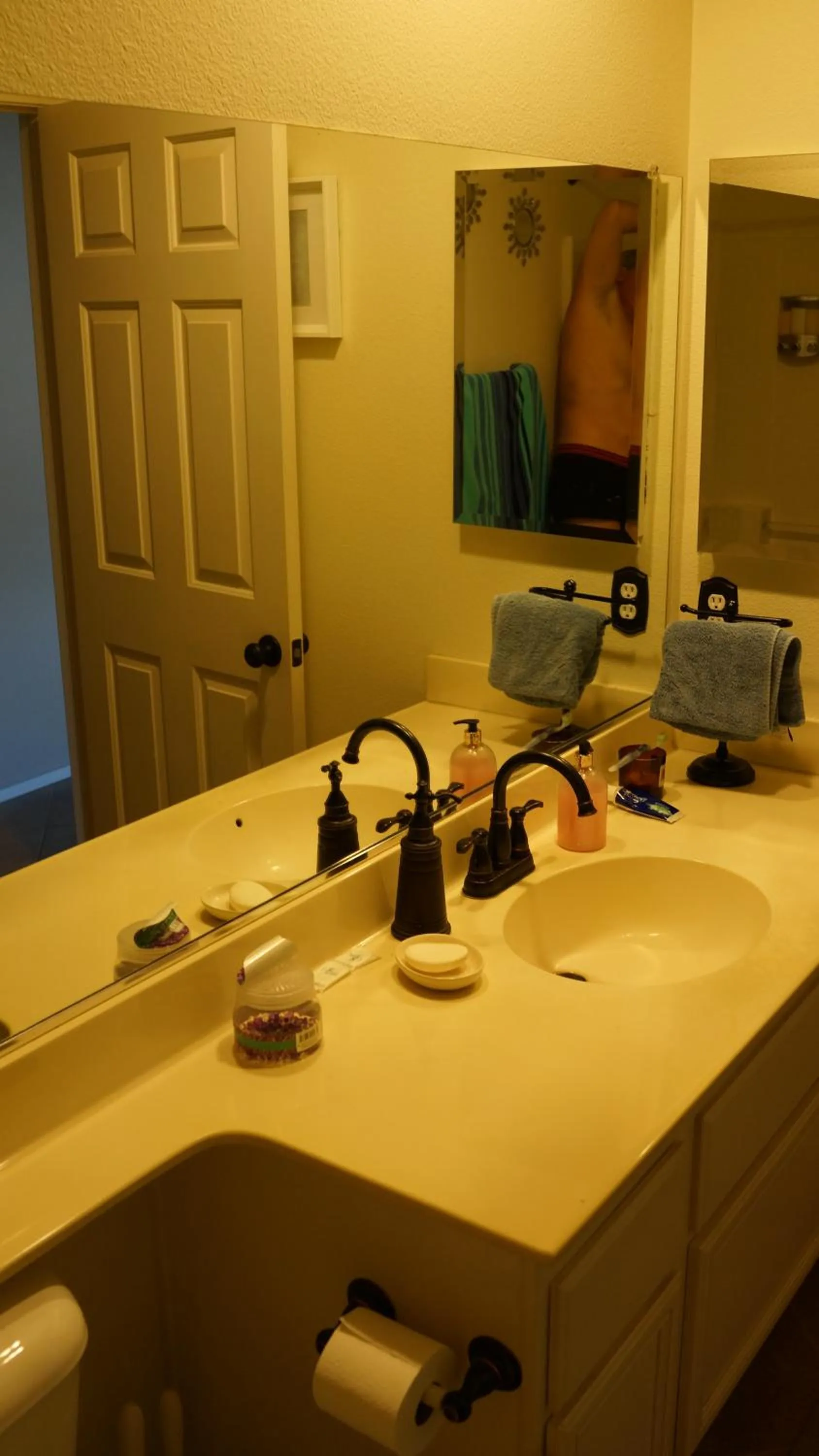 Bathroom in 3 bedroom house with Private Pool, Spa&Golf Course!