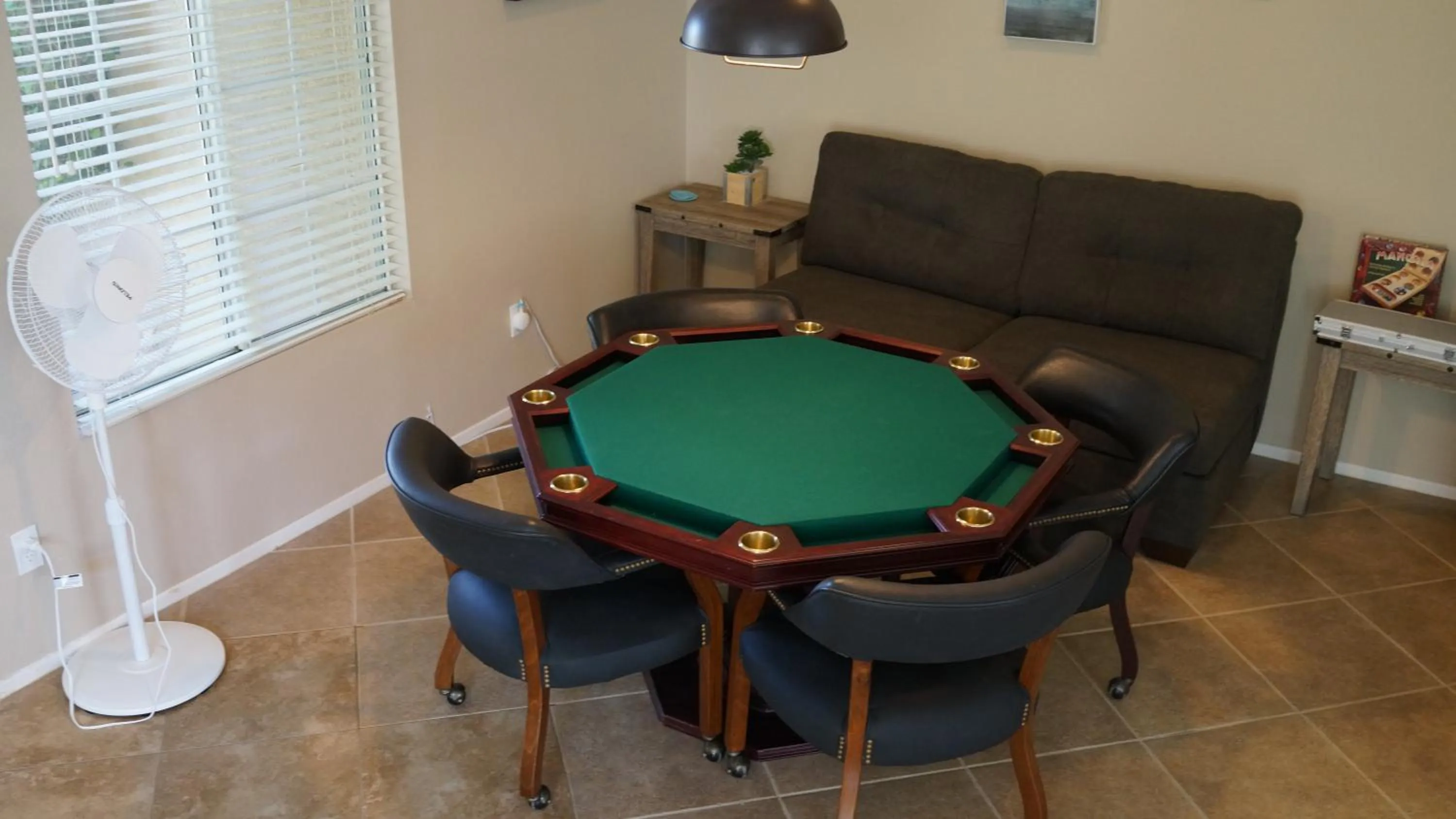 Game Room in 3 bedroom house with Private Pool, Spa&Golf Course!