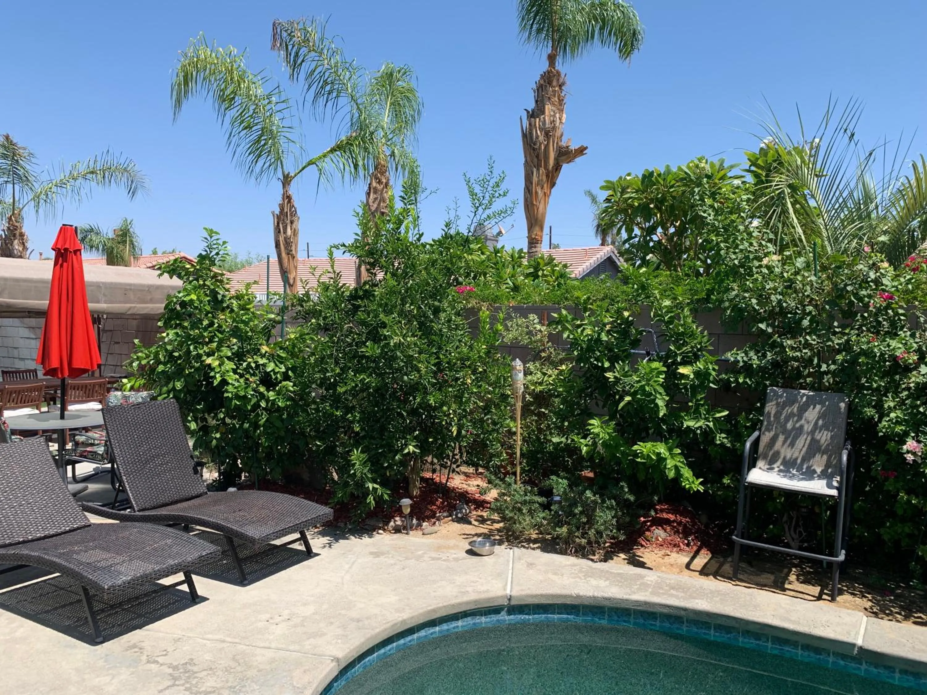 Garden in 3 bedroom house with Private Pool, Spa&Golf Course!