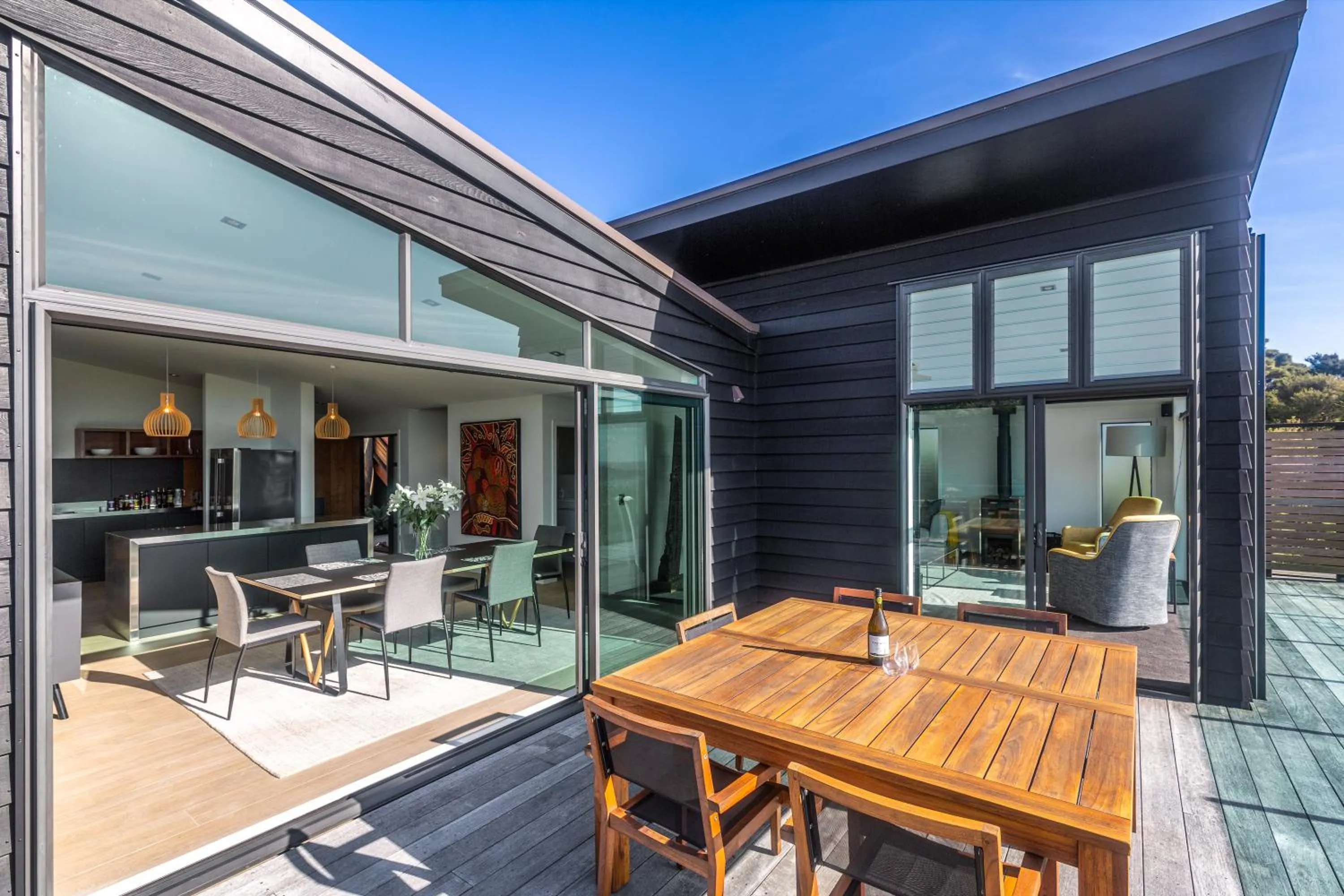 Patio in Taonga with Sea Views by Waiheke Unlimited