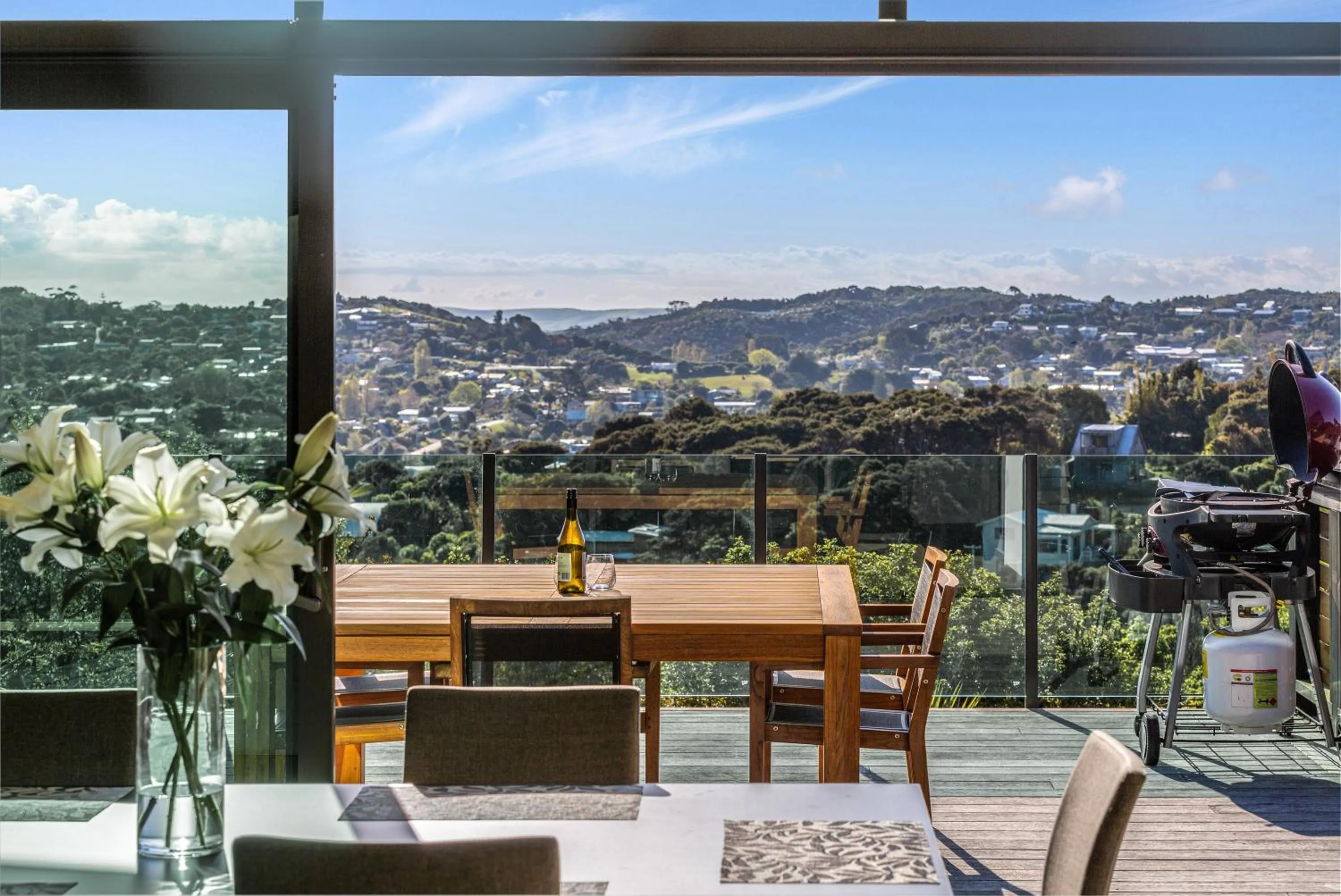 Patio in Taonga with Sea Views by Waiheke Unlimited