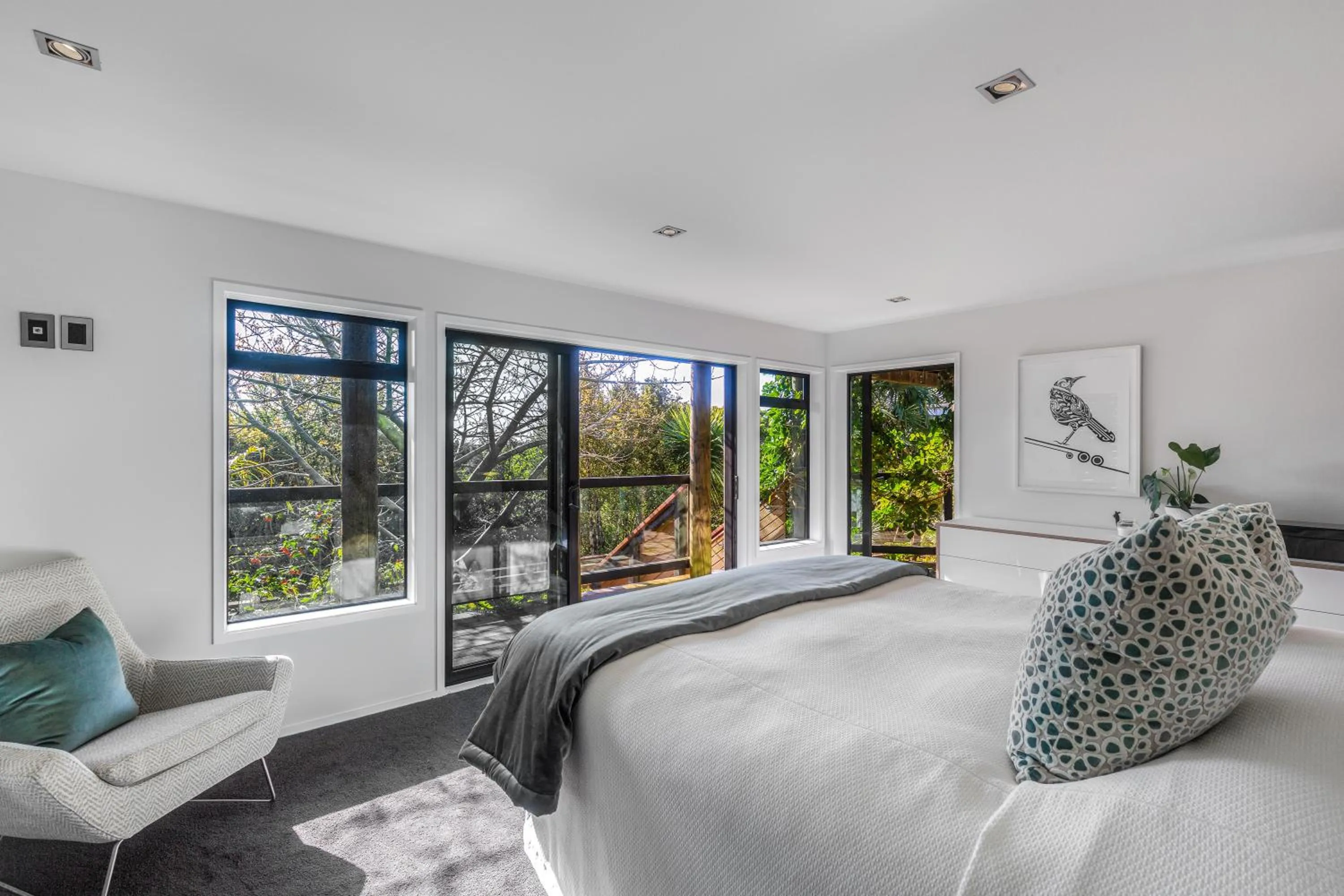 Garden view, Bed in Taonga with Sea Views by Waiheke Unlimited