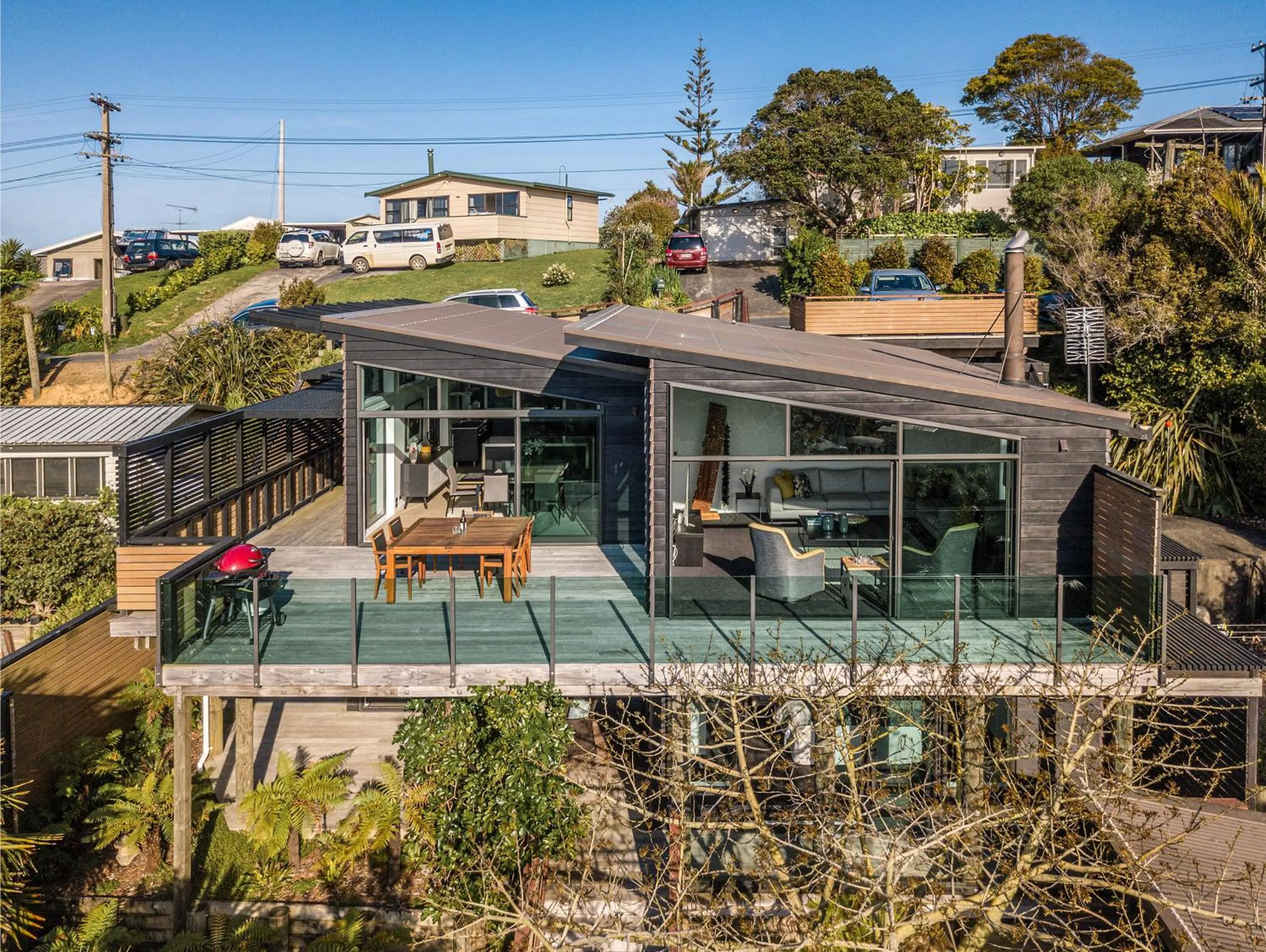 Patio in Taonga with Sea Views by Waiheke Unlimited