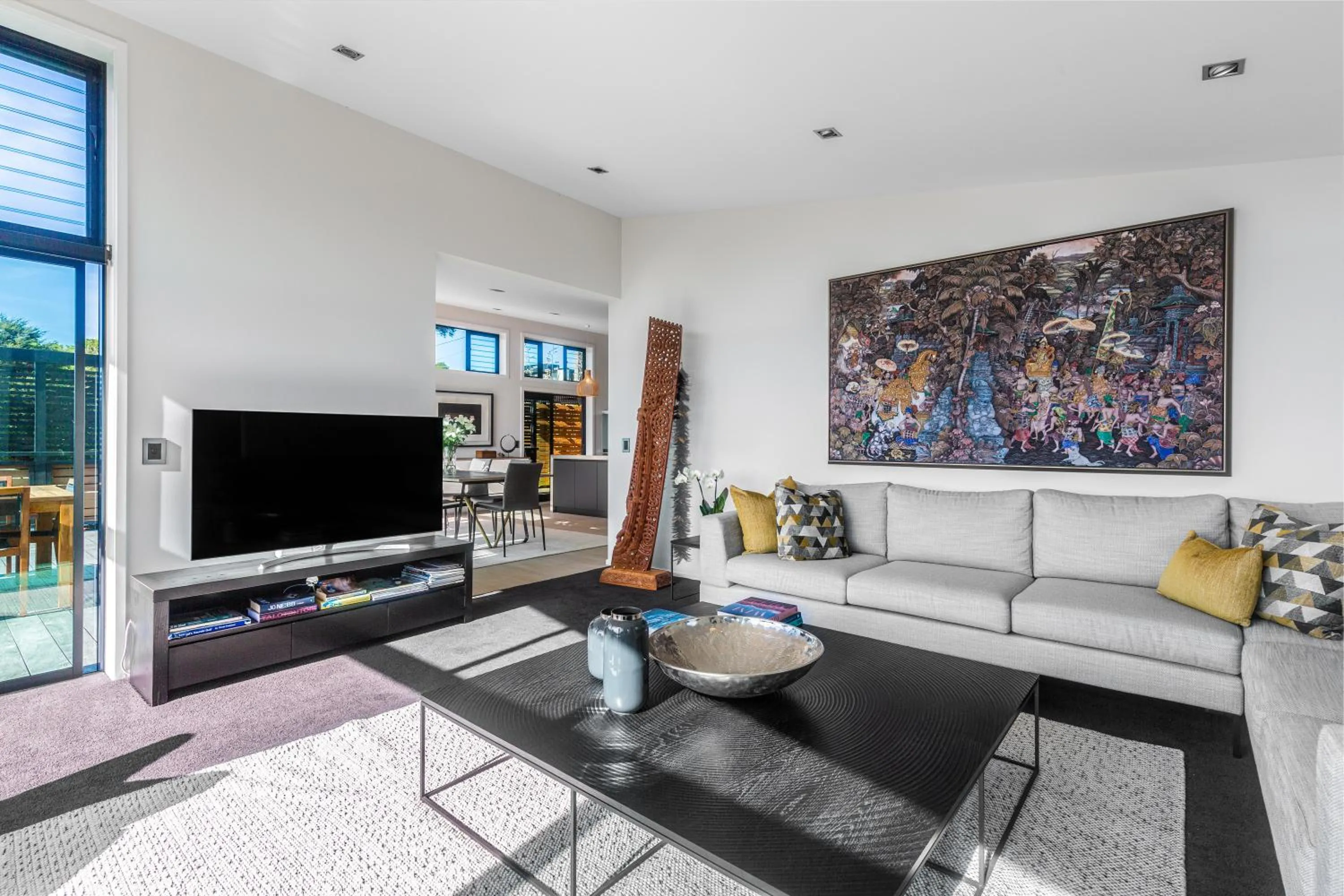 Living room in Taonga with Sea Views by Waiheke Unlimited