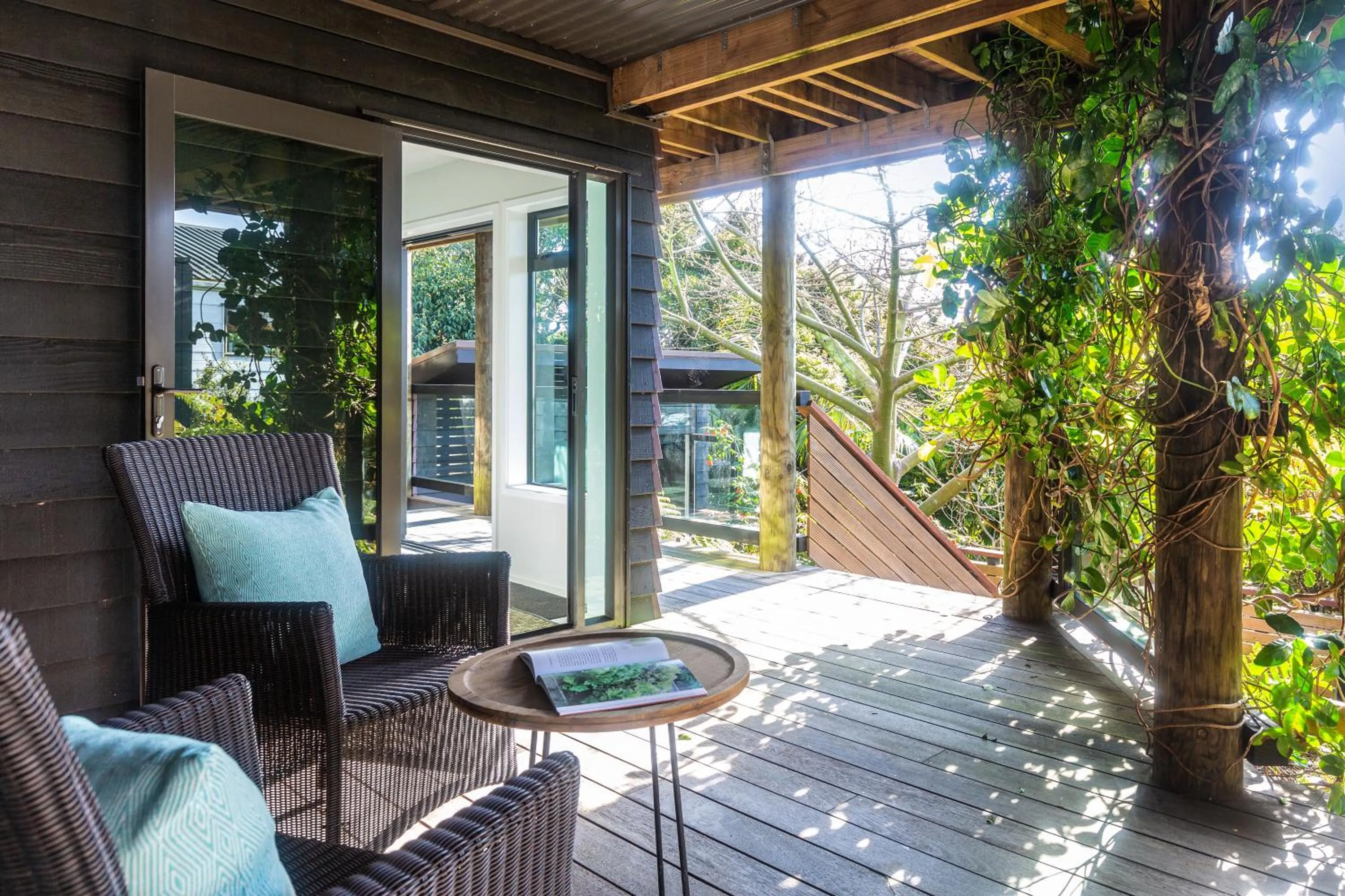 Patio in Taonga with Sea Views by Waiheke Unlimited