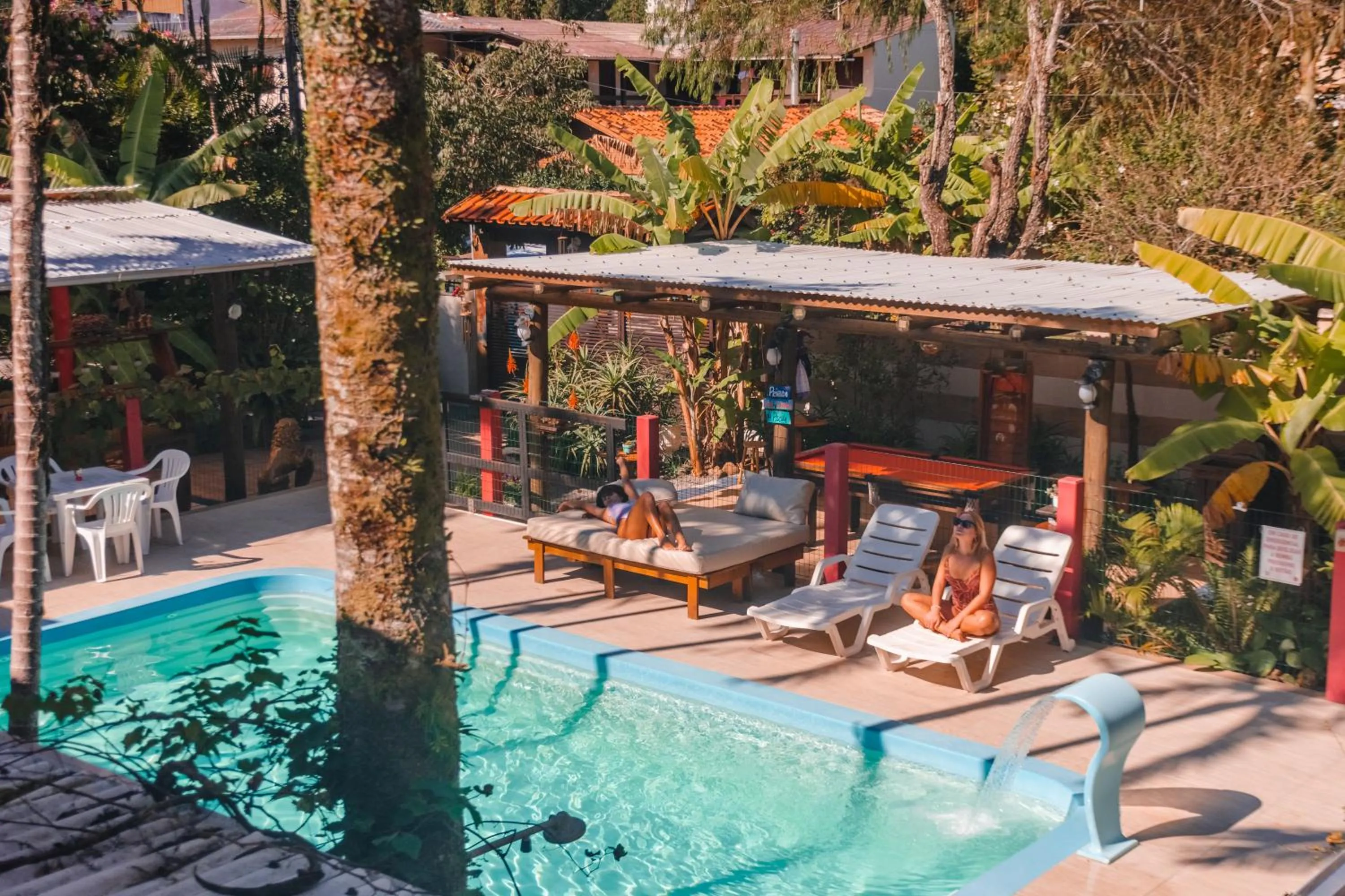 Swimming pool in Hotel Ferrugem Eco Village
