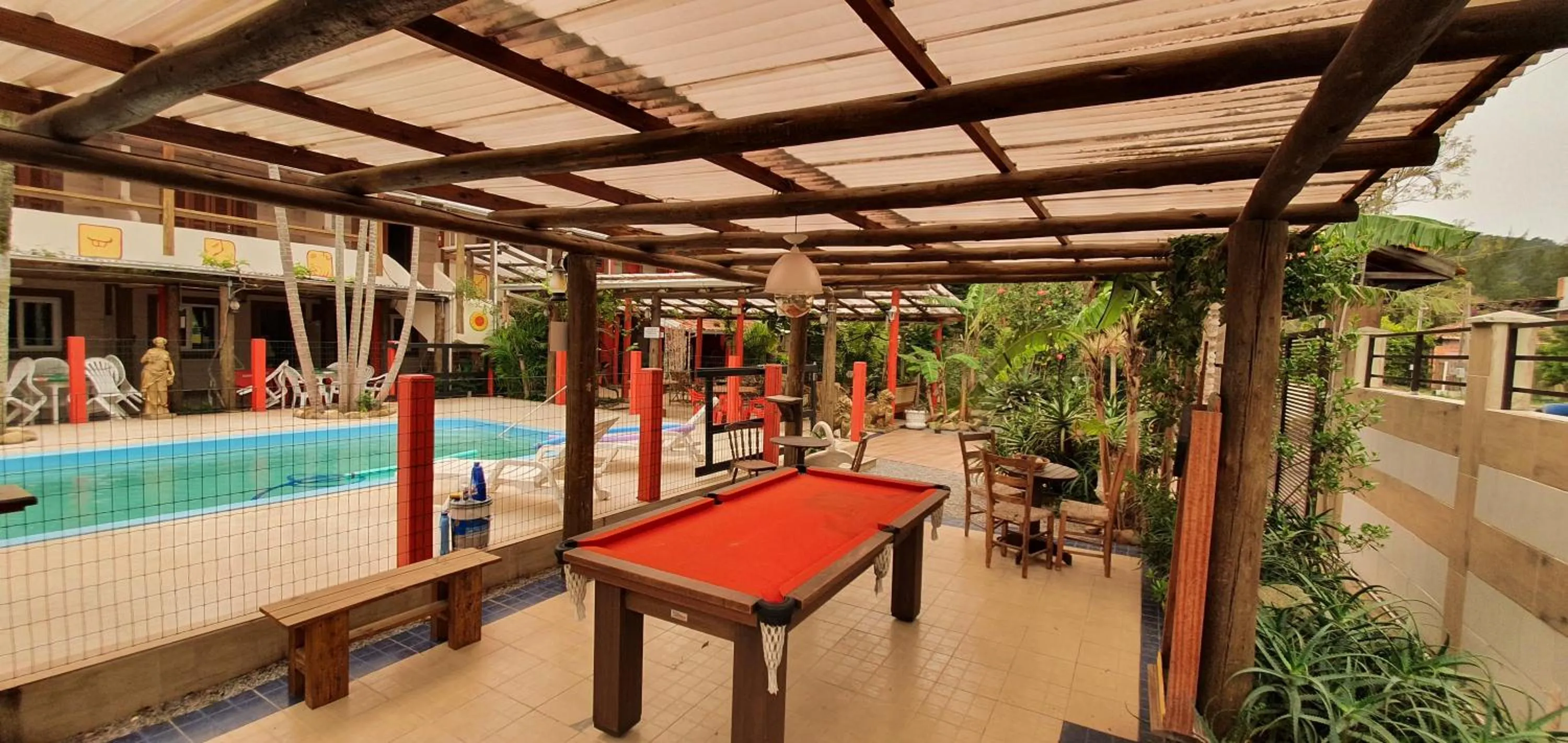 Billiard in Hotel Ferrugem Eco Village