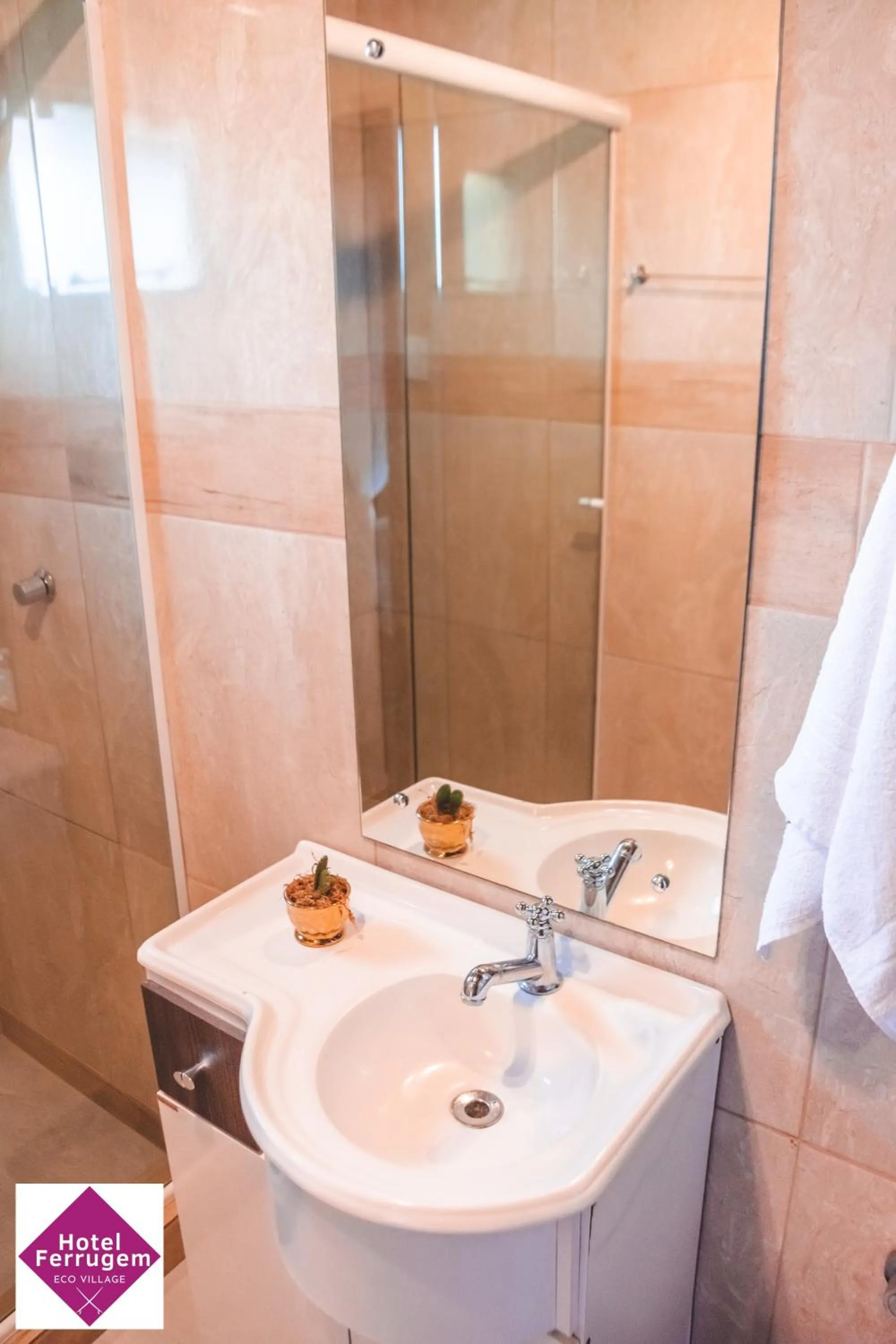 Bathroom in Hotel Ferrugem Eco Village