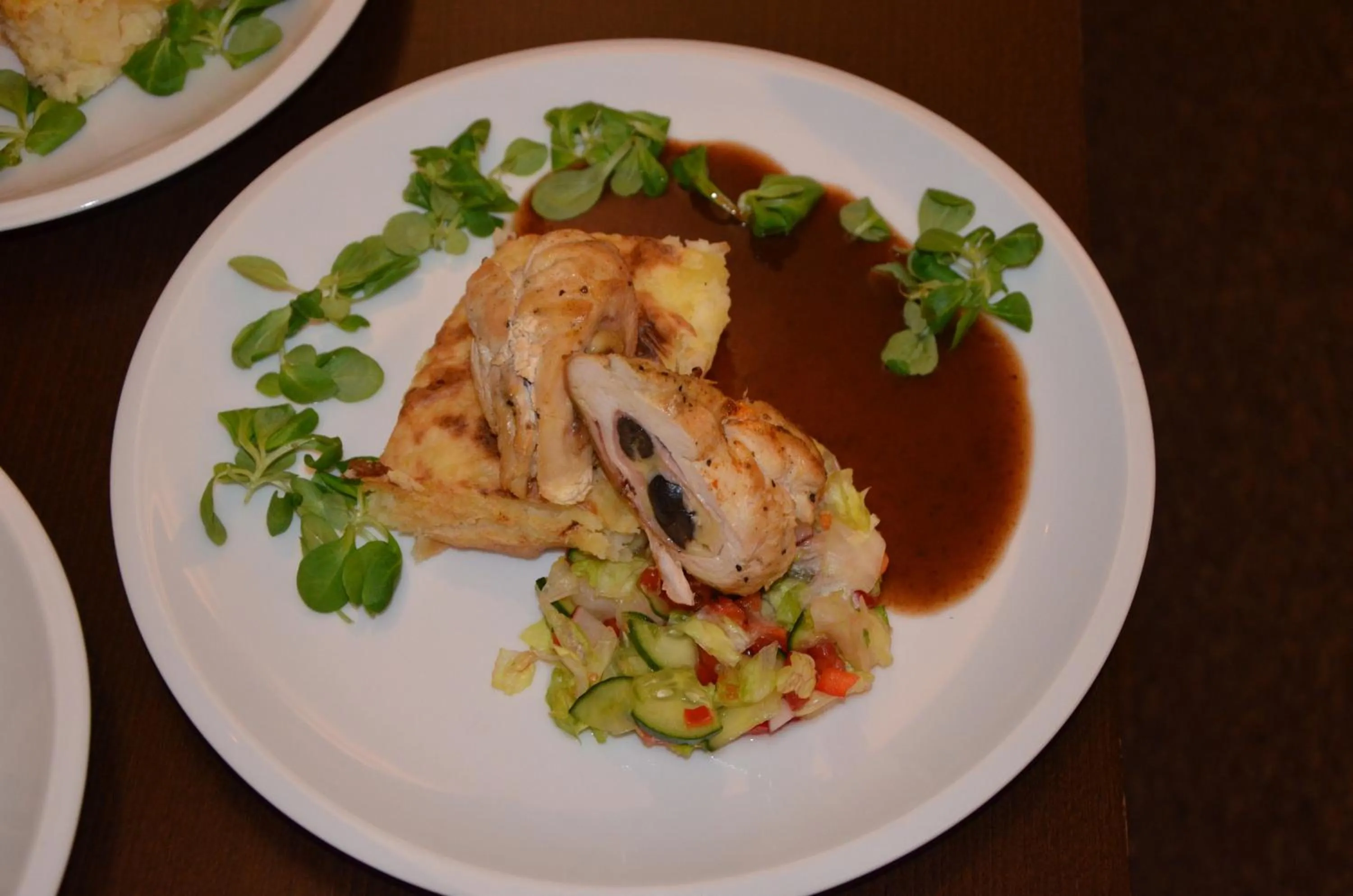 Restaurant/places to eat in Hotel Predium