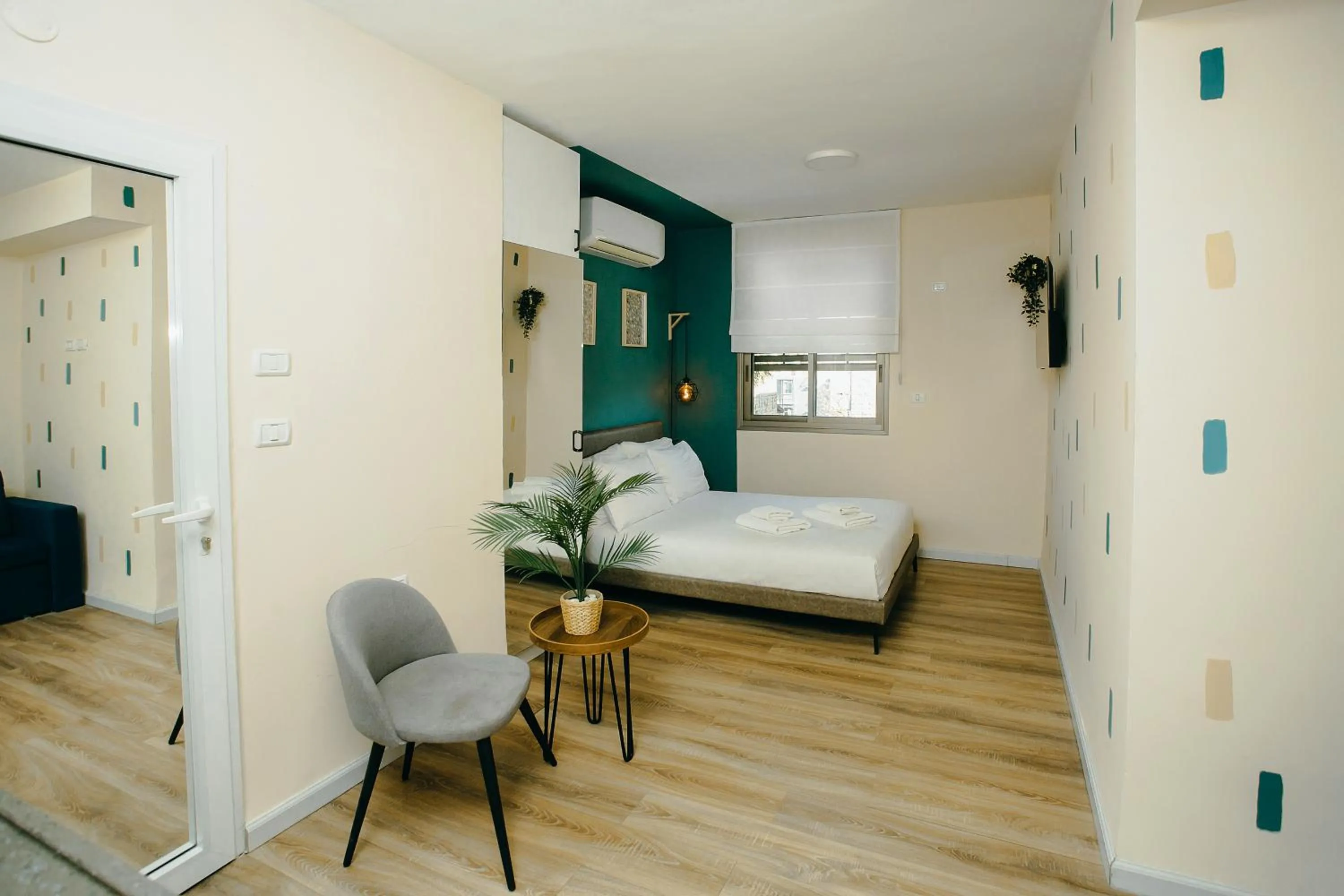 Photo of the whole room, Bed in Domus Bat Galim Hotel