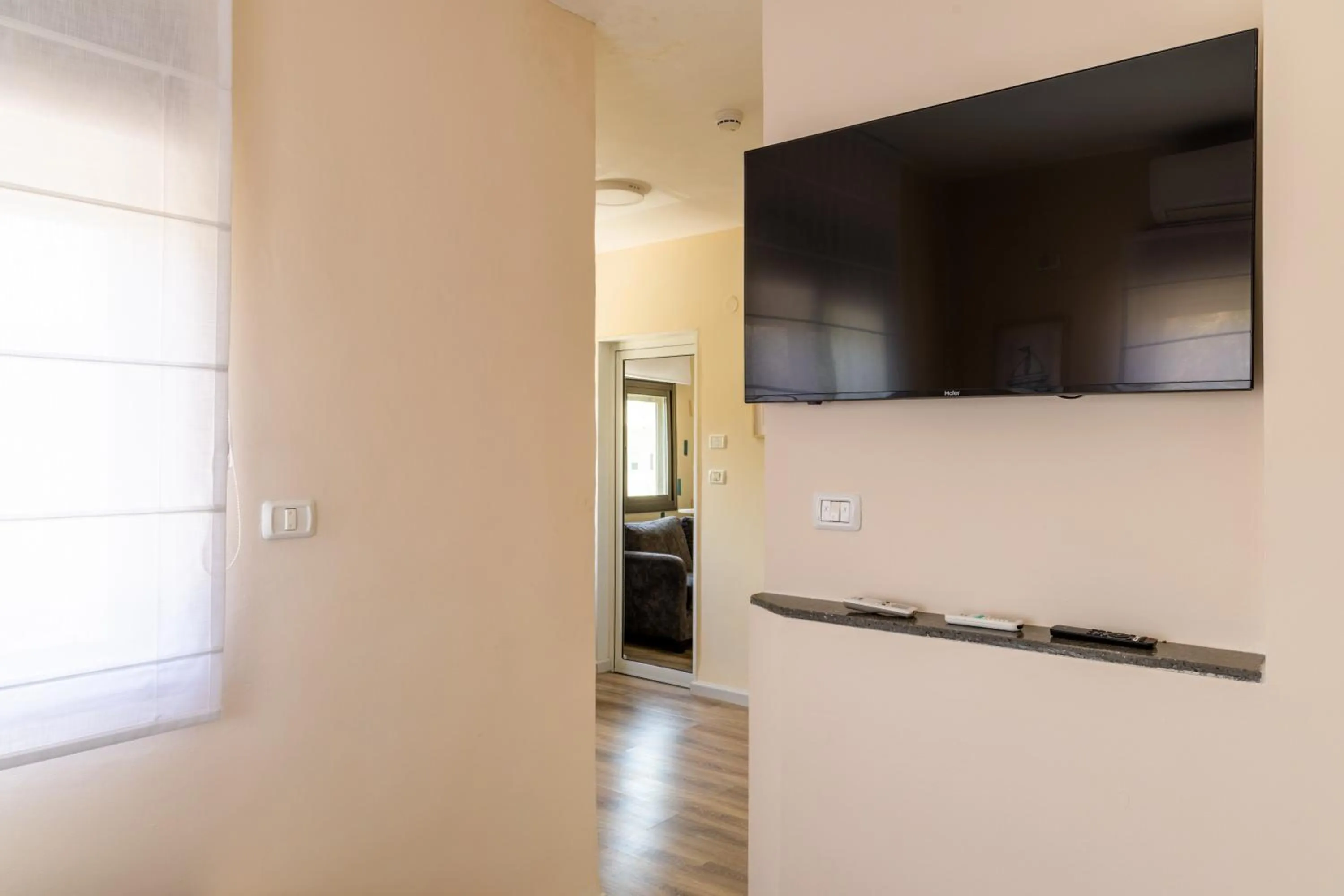 TV and multimedia in Domus Bat Galim Hotel