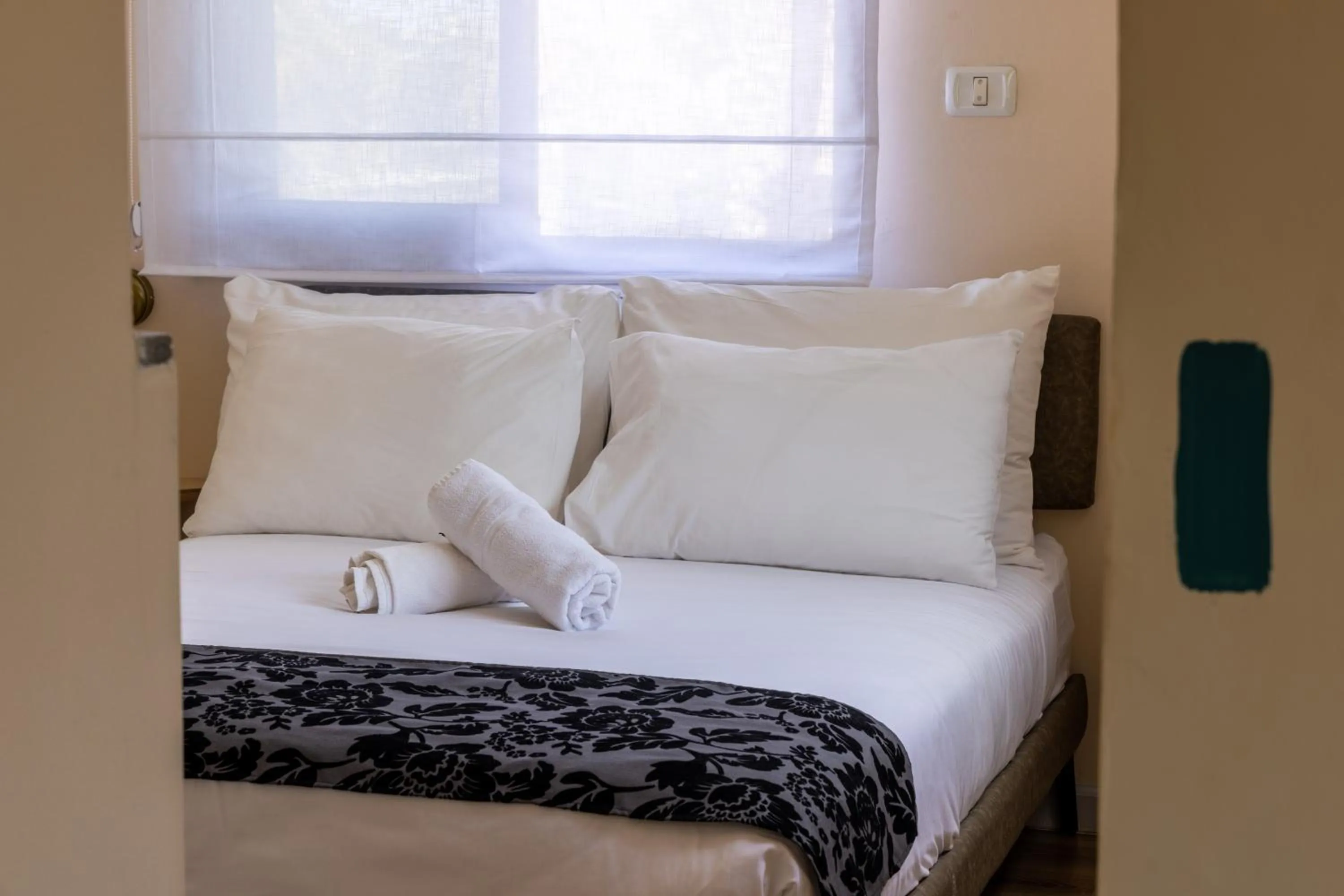 Bedroom, Bed in Domus Bat Galim Hotel