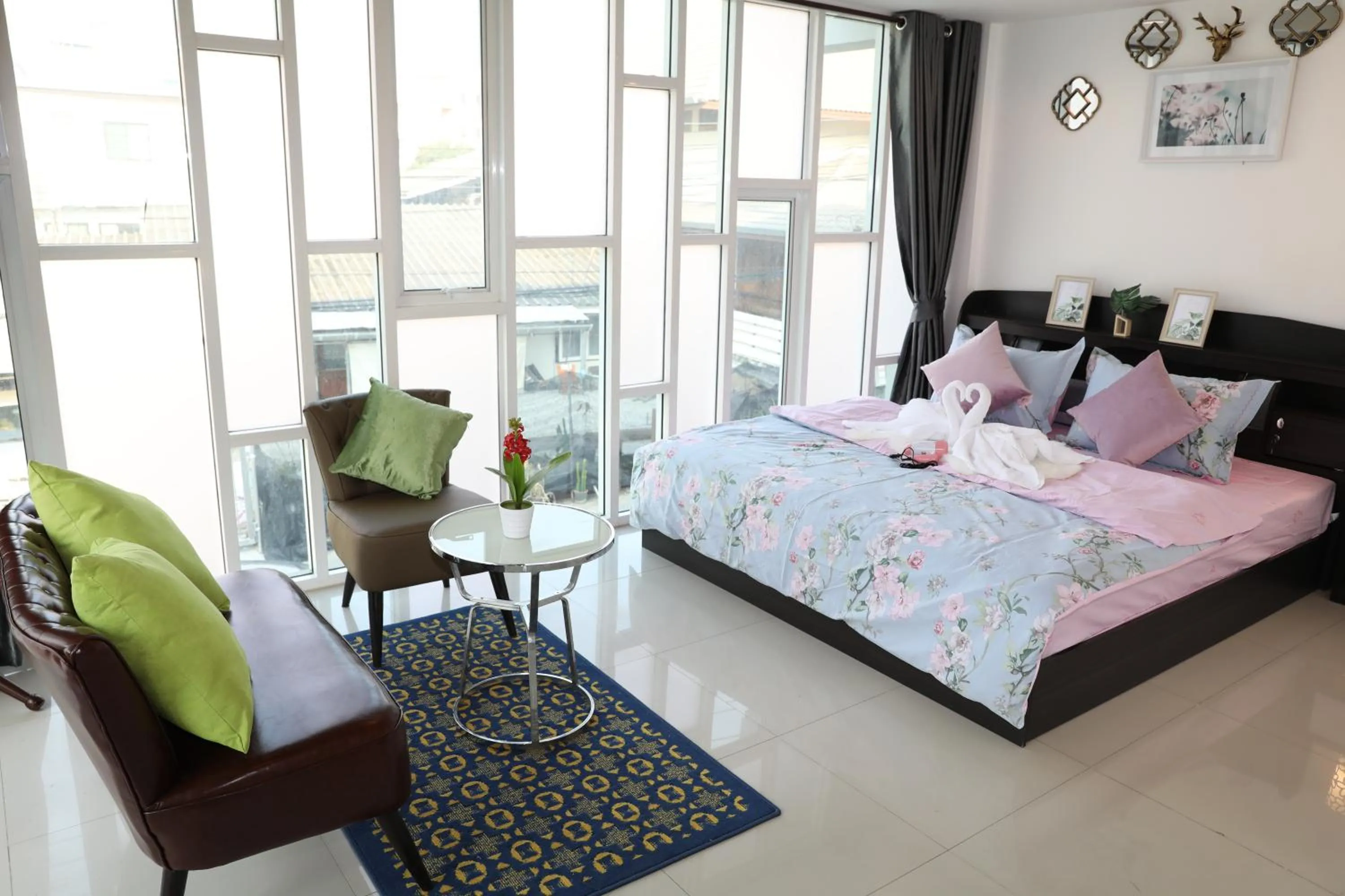Bed in close Maya nimman 5bedroom villa