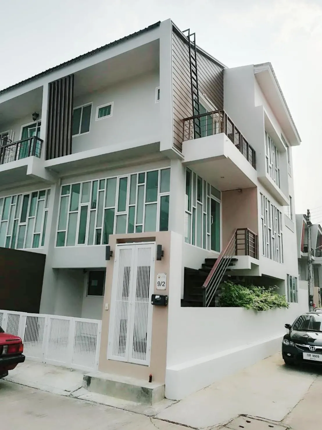 close Maya nimman 5bedroom villa