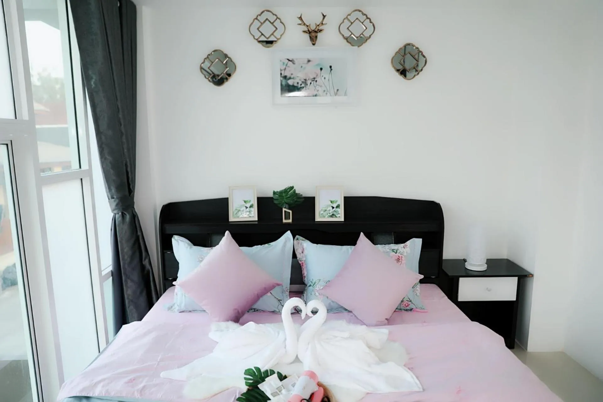 Bed in close Maya nimman 5bedroom villa
