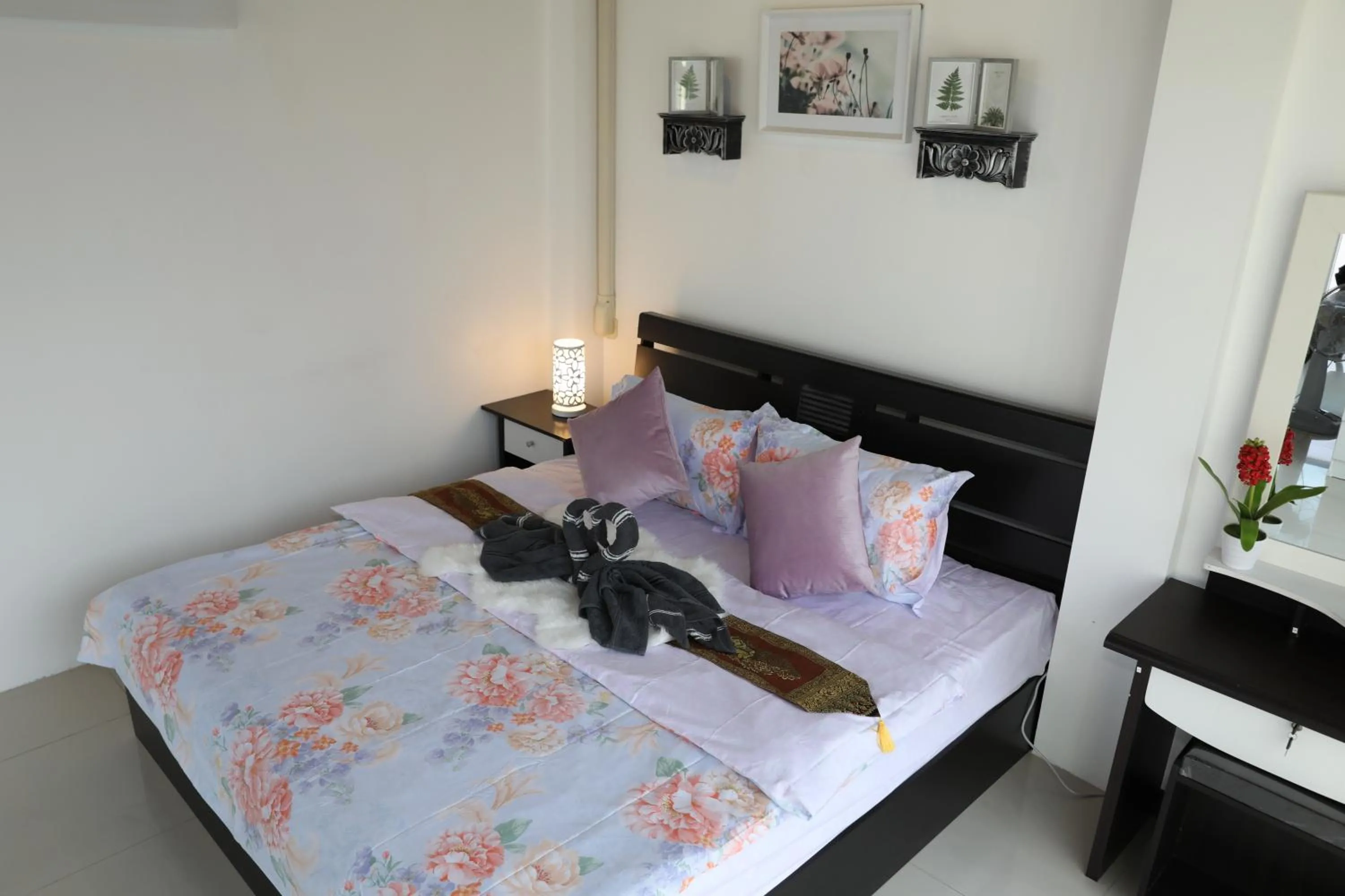 Bed in close Maya nimman 5bedroom villa