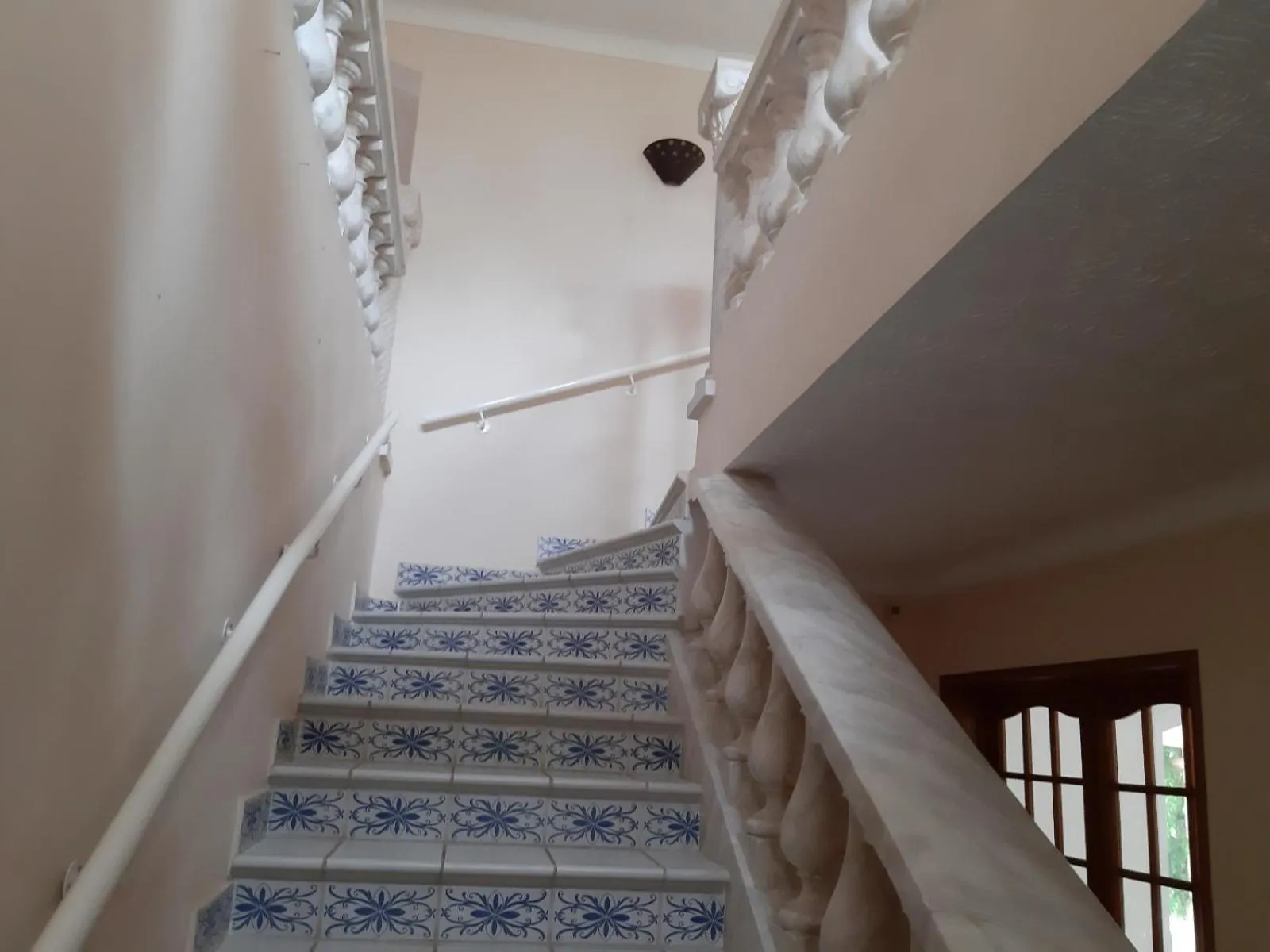 LA VILLA DES AMES LIEES