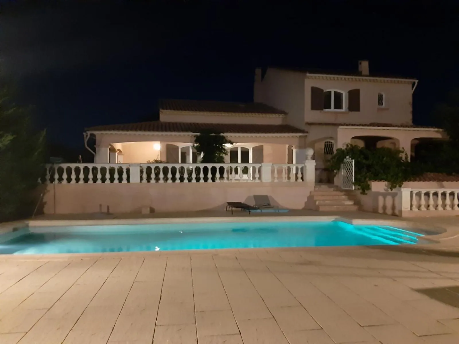 LA VILLA DES AMES LIEES