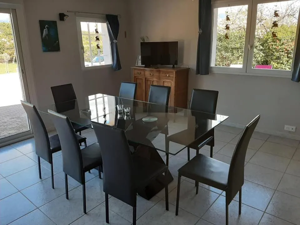 LA VILLA DES AMES LIEES