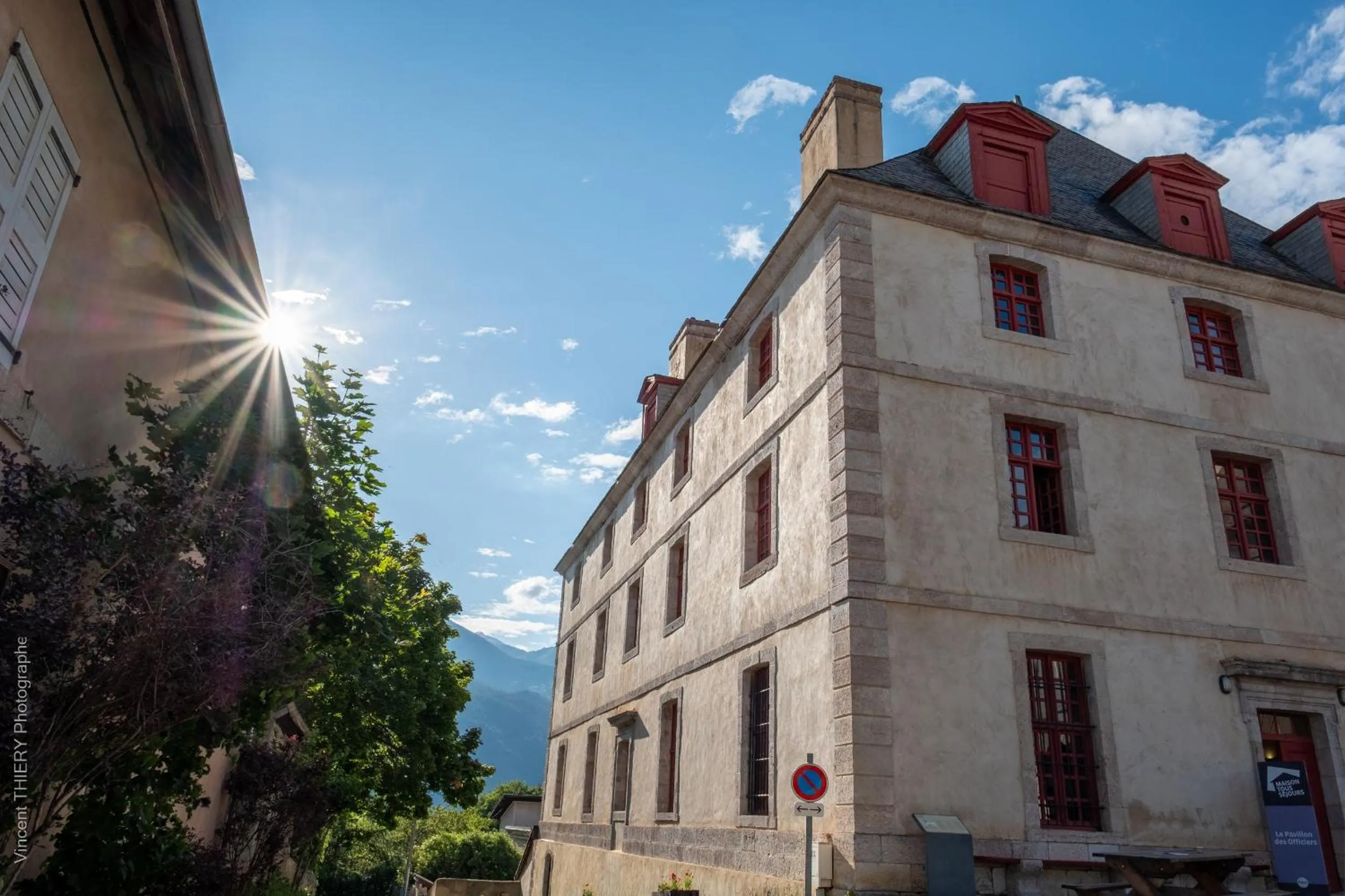 Property building in Le Pavillon des Officiers