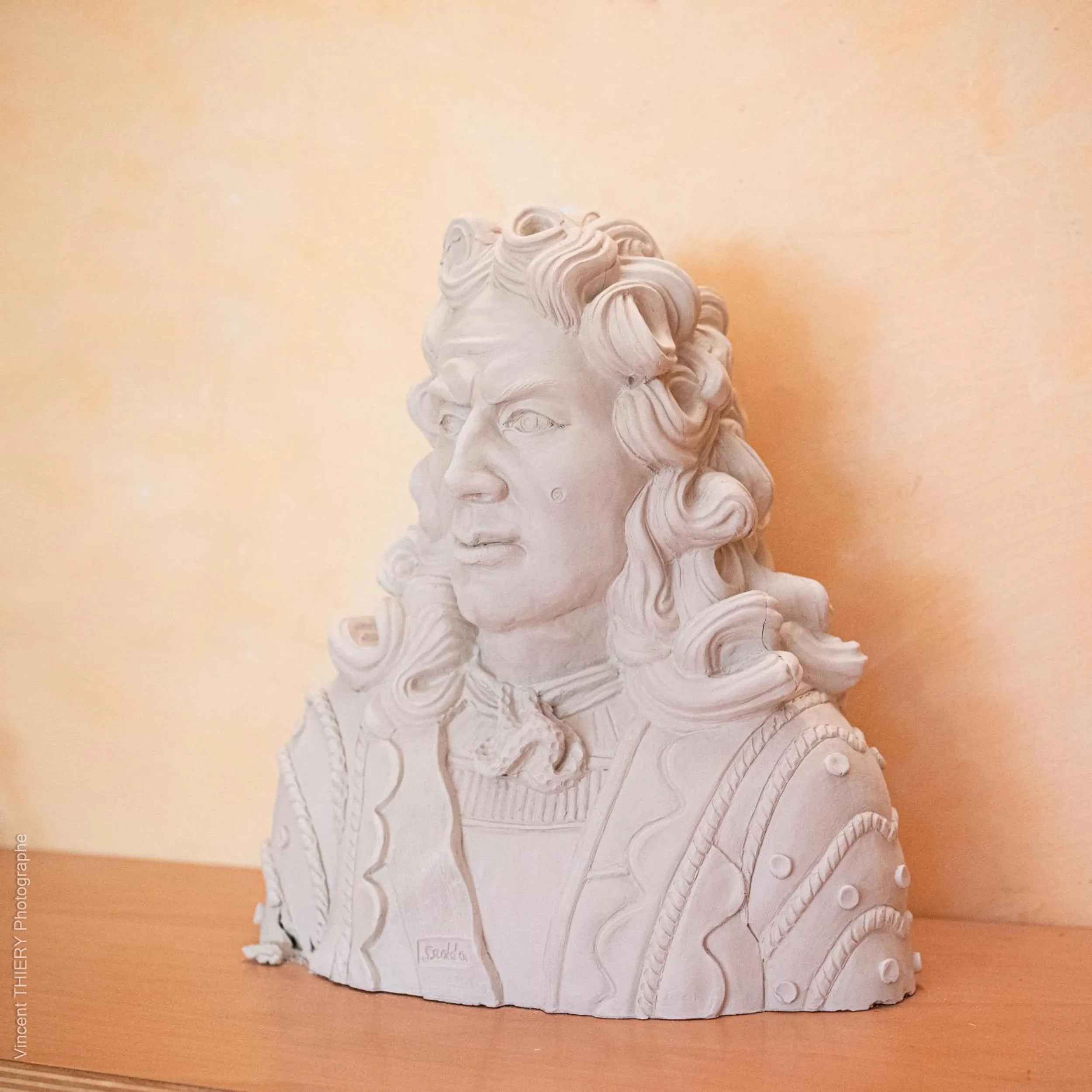 Decorative detail in Le Pavillon des Officiers