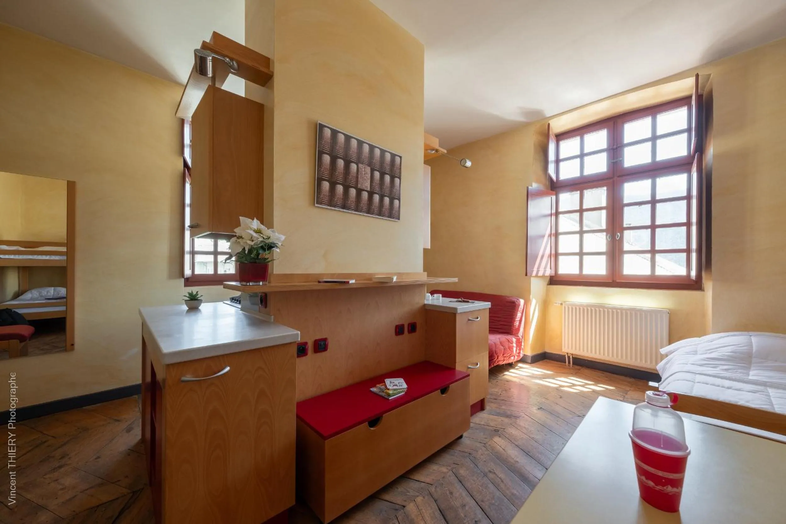 Photo of the whole room, Bed in Le Pavillon des Officiers