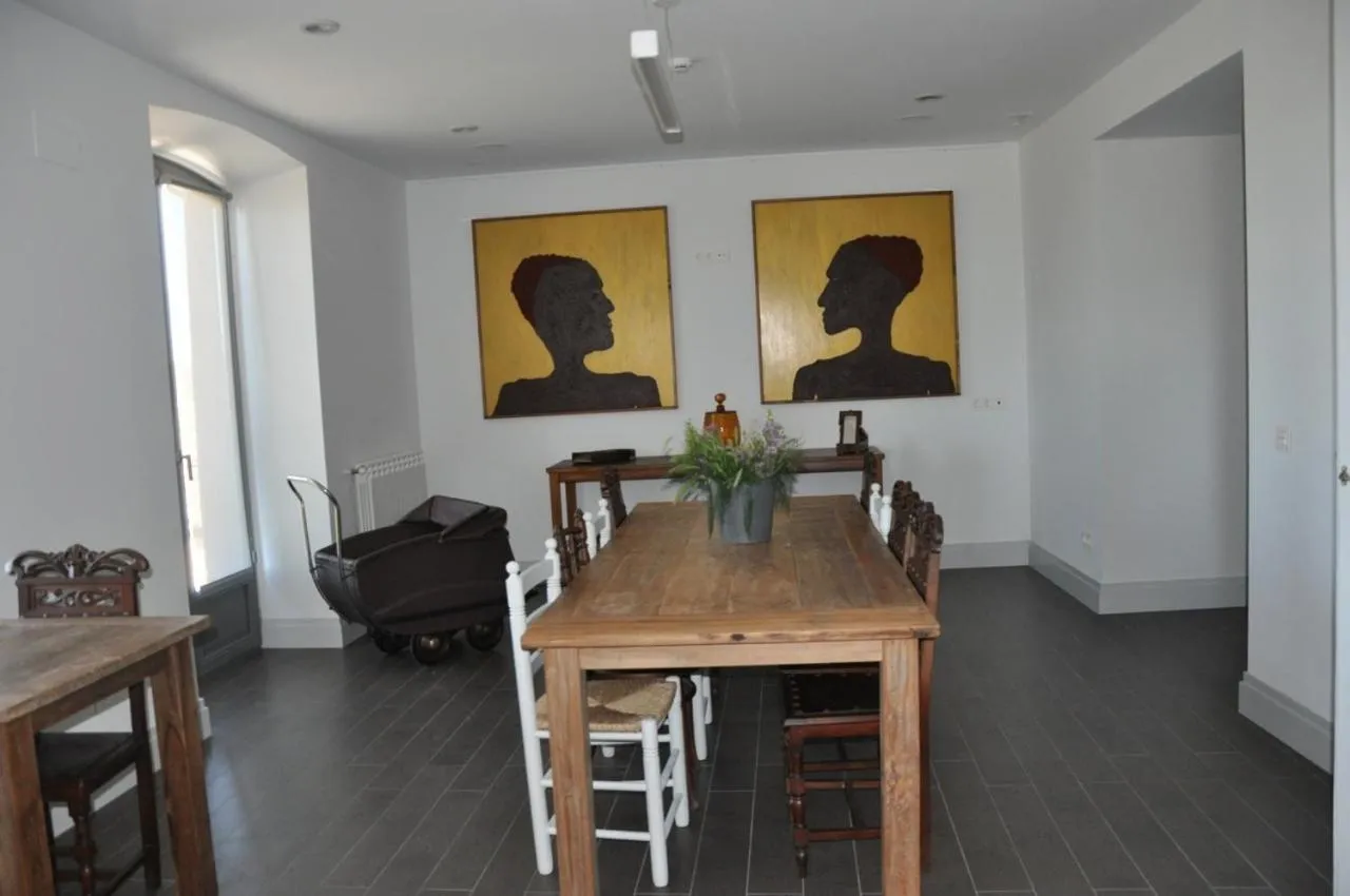 Restaurant/places to eat in Emebed Posada