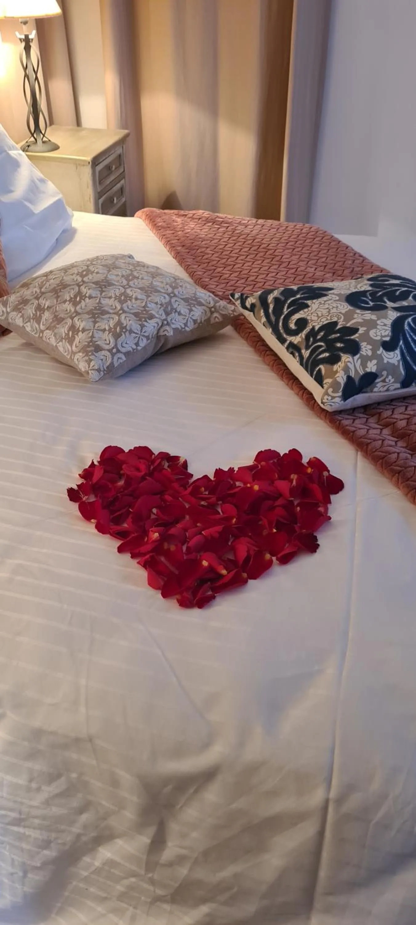 Bed in Corniche du Paradis